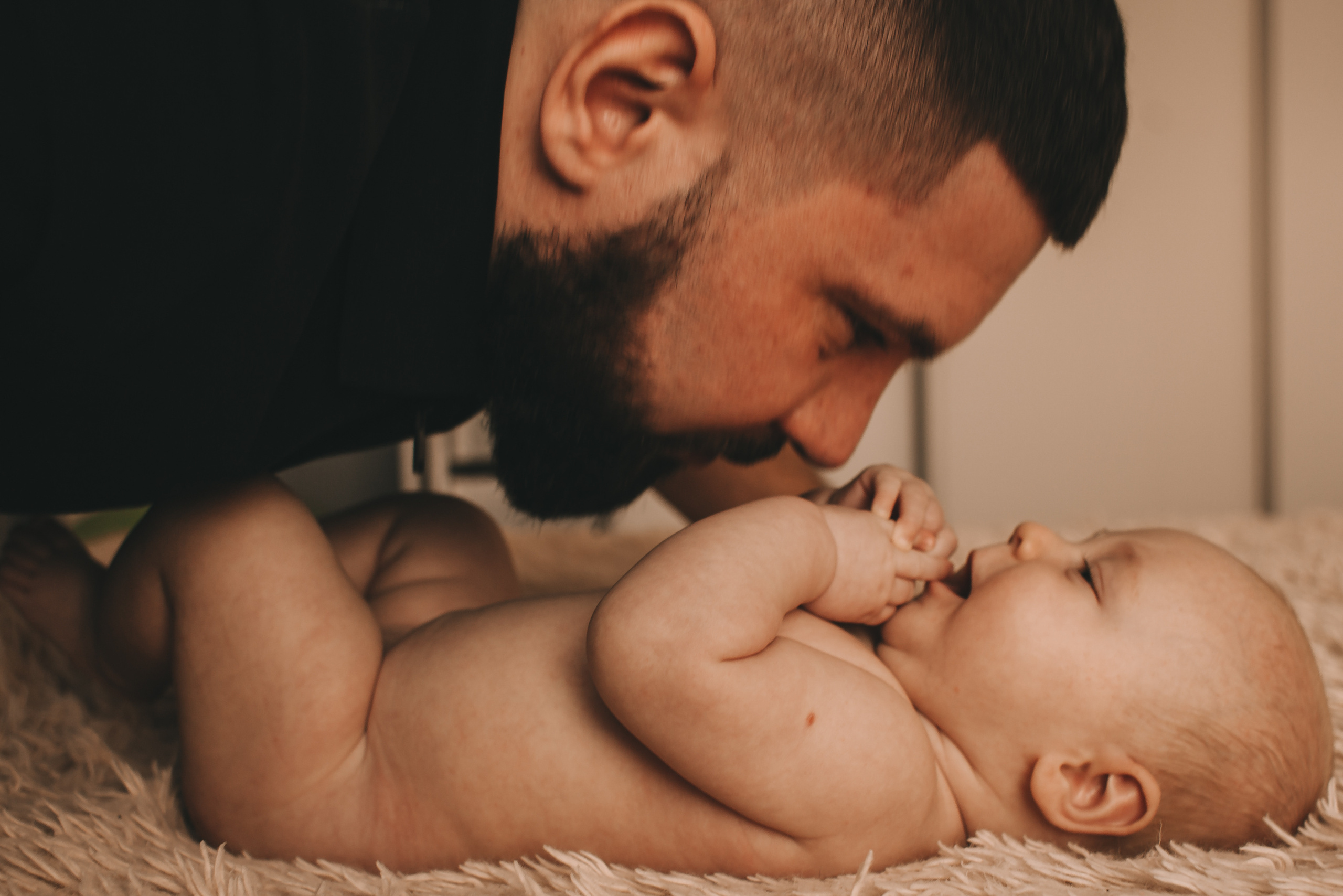 Аня и Антон с малышкой Полиной. Репортажный фотограф в Тюмени Татьяна Мужева