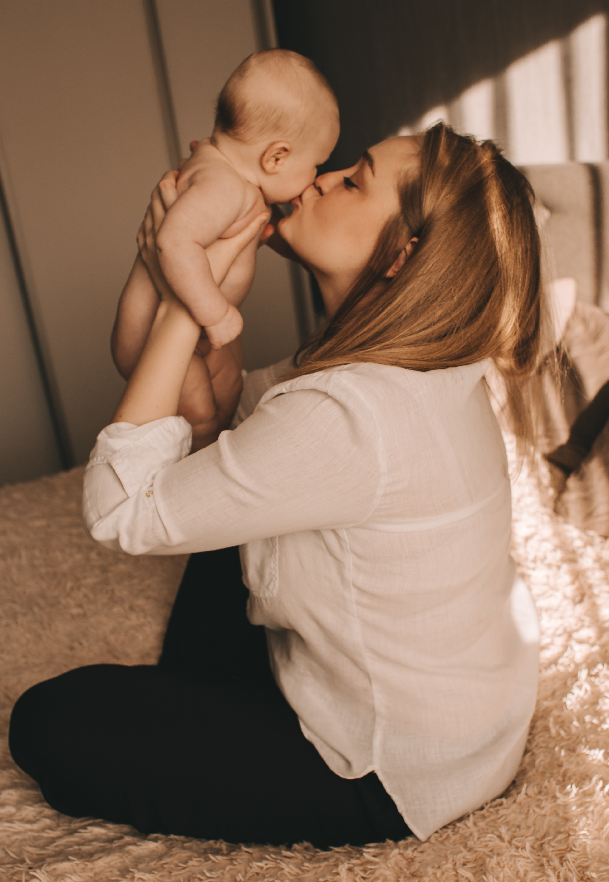 Аня и Антон с малышкой Полиной. Репортажный фотограф в Тюмени Татьяна Мужева