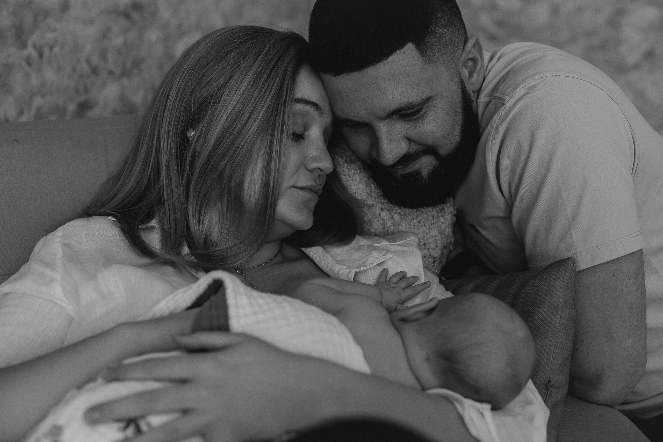 Аня и Антон с малышкой Полиной. Репортажный фотограф в Тюмени Татьяна Мужева