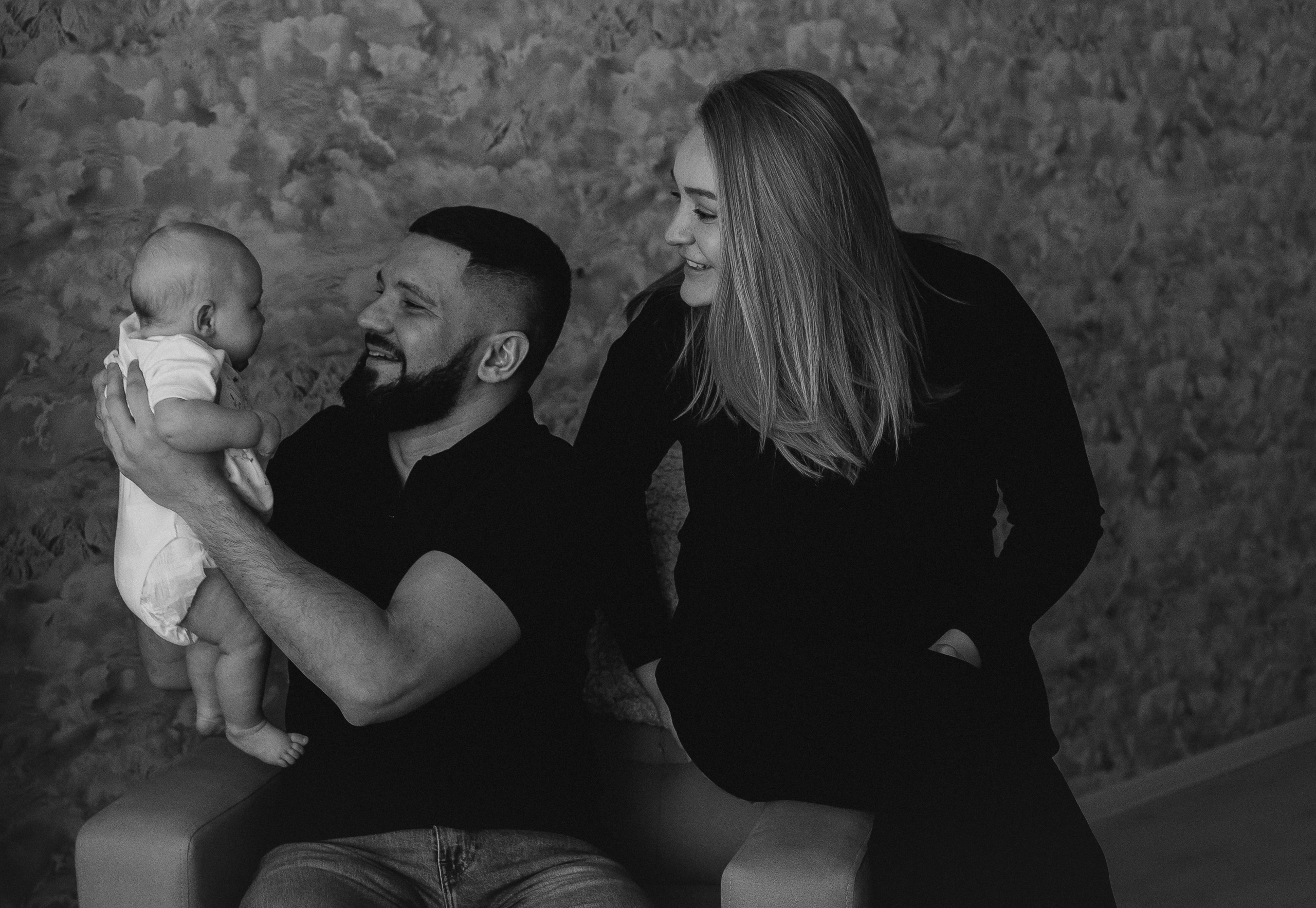 Аня и Антон с малышкой Полиной. Репортажный фотограф в Тюмени Татьяна Мужева