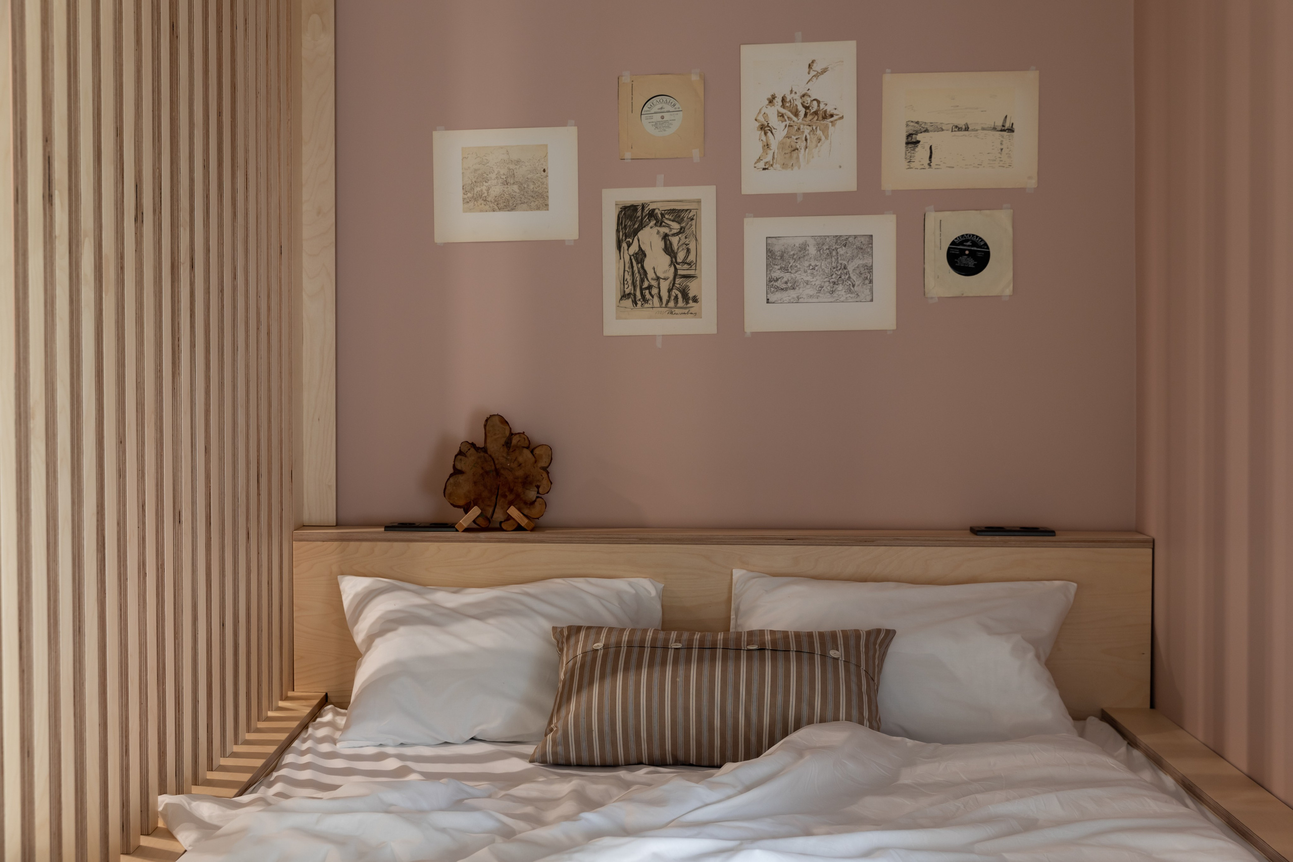 Квартира студия в Петербурге.