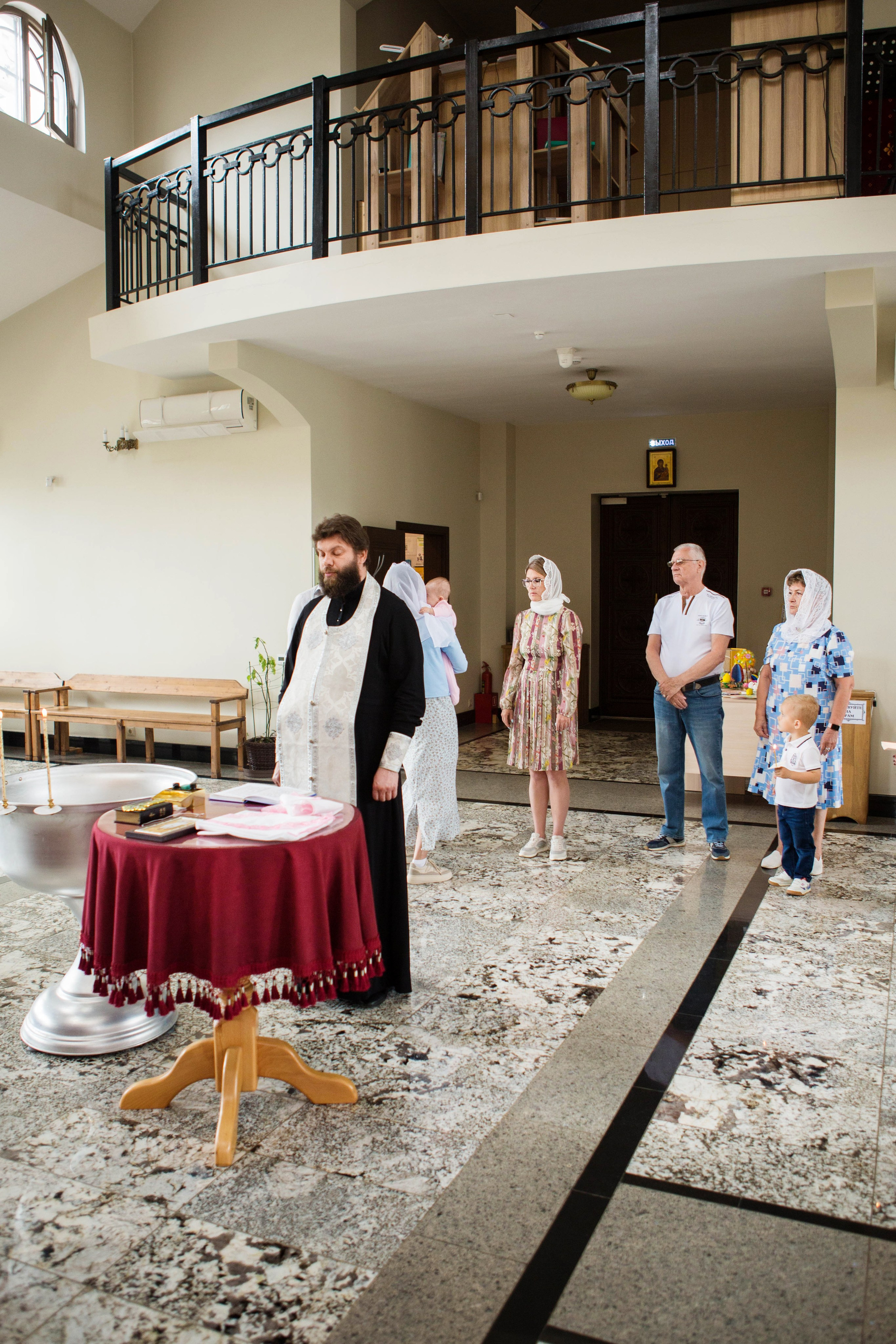 Крещение Софии. Храм Андрея Первозванного. Свадебный семейный и детский фотограф в Краснодаре Карина Федоровская