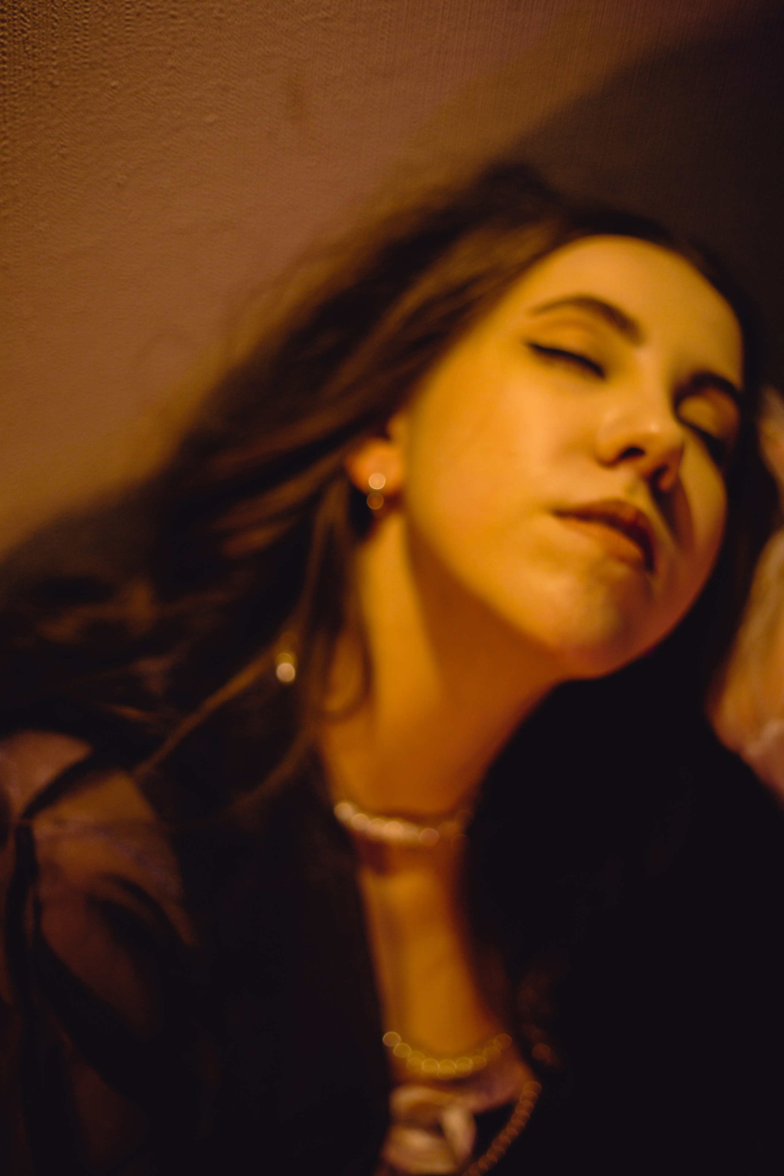 Танцуй. Сюрреализм. Чувственность. Арт-фотограф Крис Л. в Тобольске: портрет, семейные, свадьбы