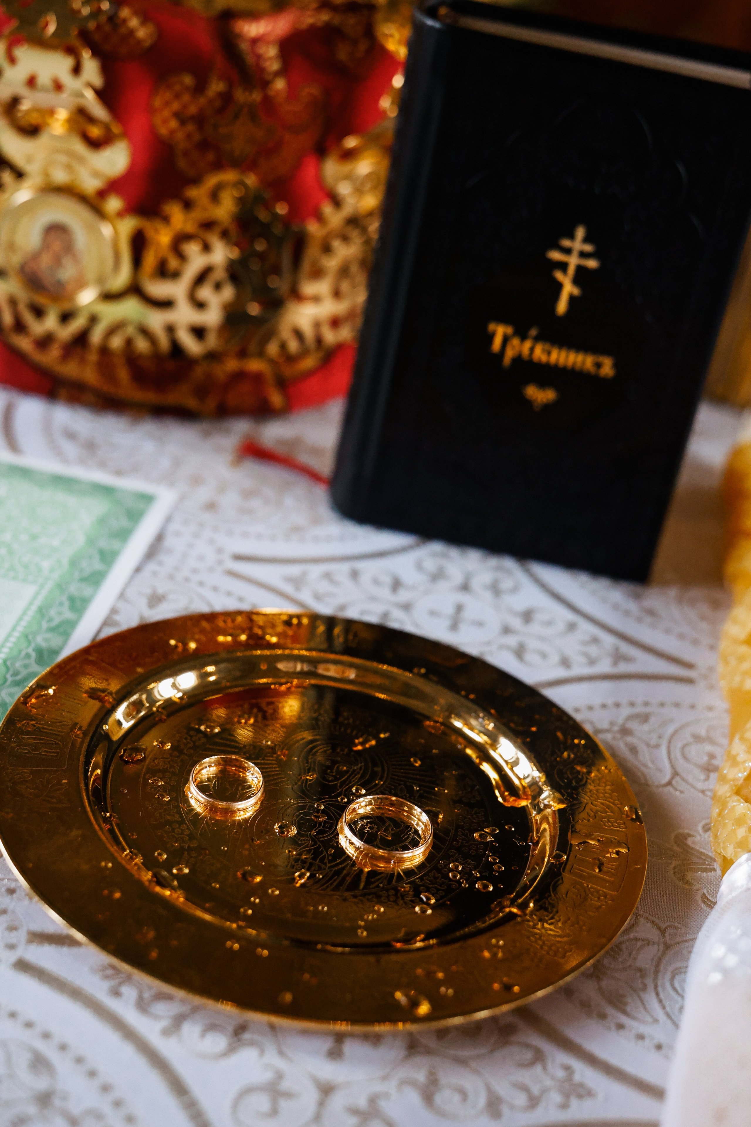 Венчание в Церкви Успения Пресвятой Богородицы в Химках. Фотограф Анастасия Залевская