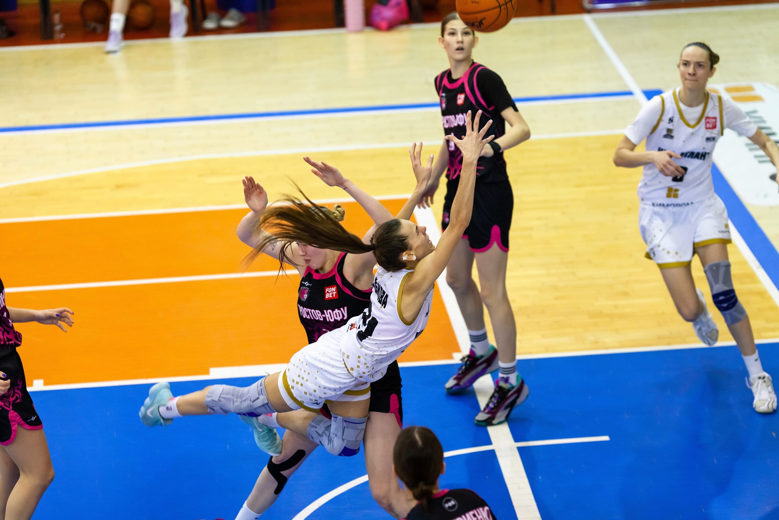 ЧГУ-Атланта — Ростов-ЮФУ / 1 игра. Фотография