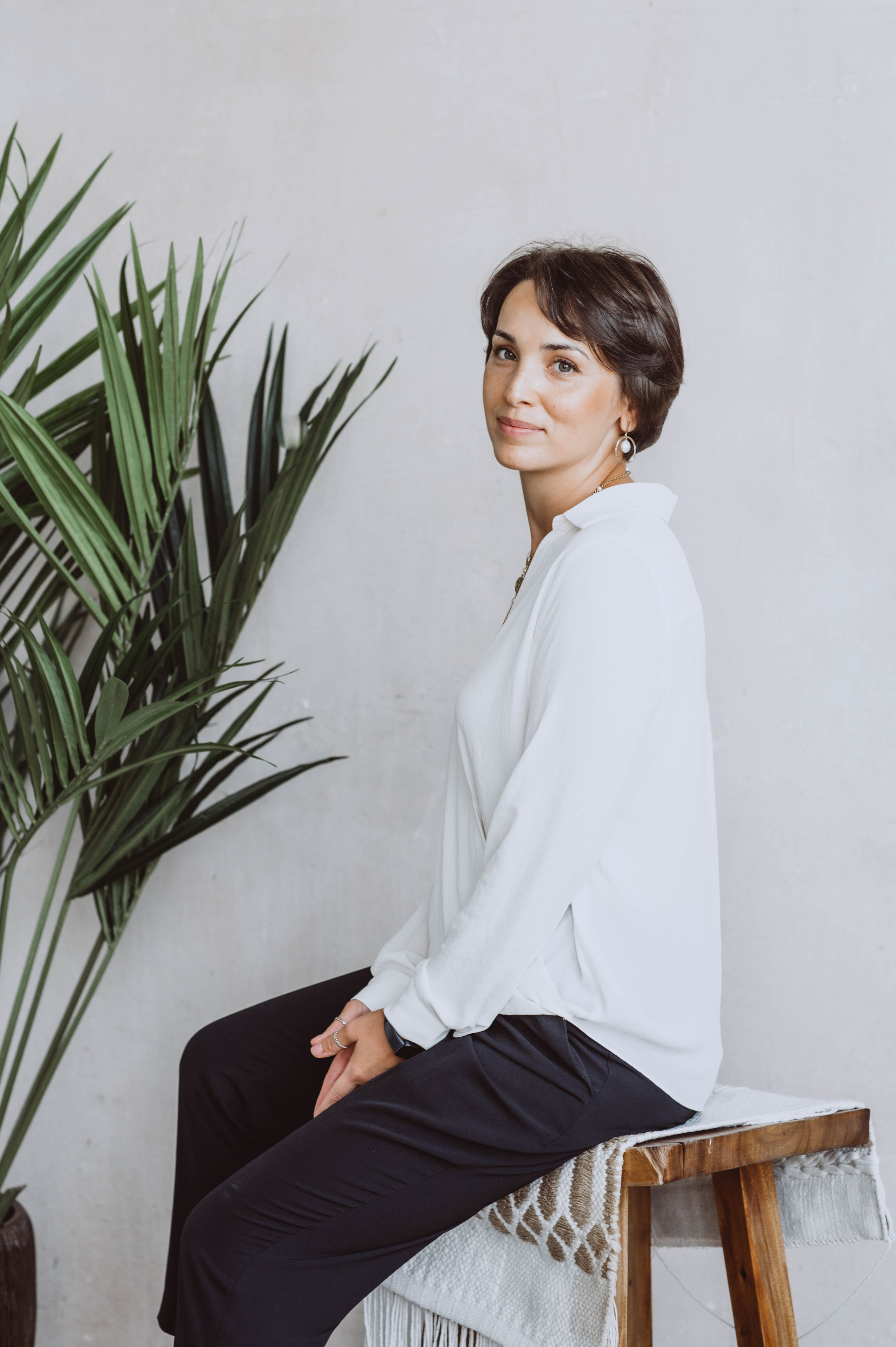 Кенуль. Хозяйка магазина «Азерсилк». Платки из натурального шелка. Портретный женский фотограф в Москве Наталия Глазова