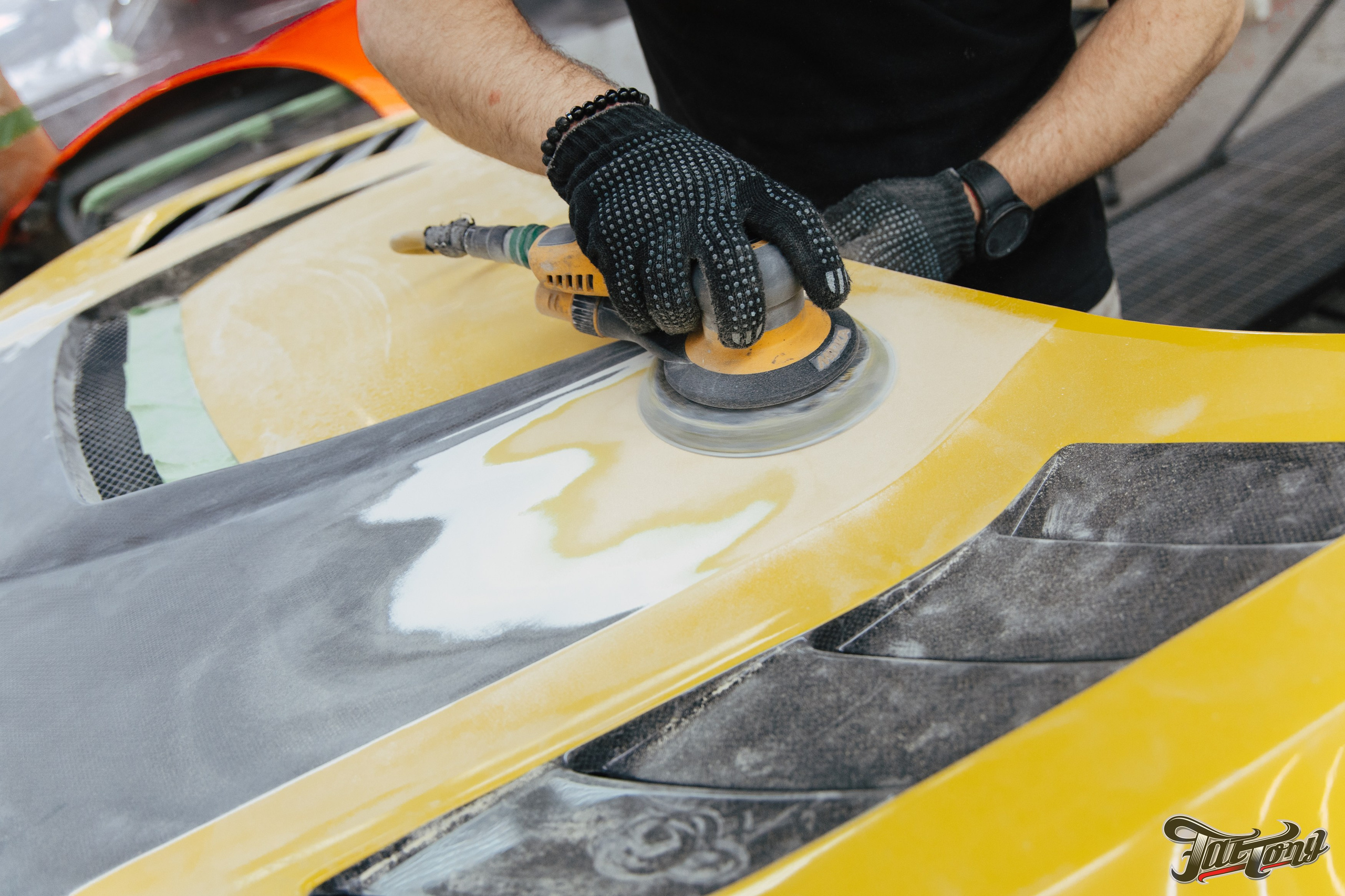 Honda Сivic type R снятие краски c капота и лачка карбона. DeLorein