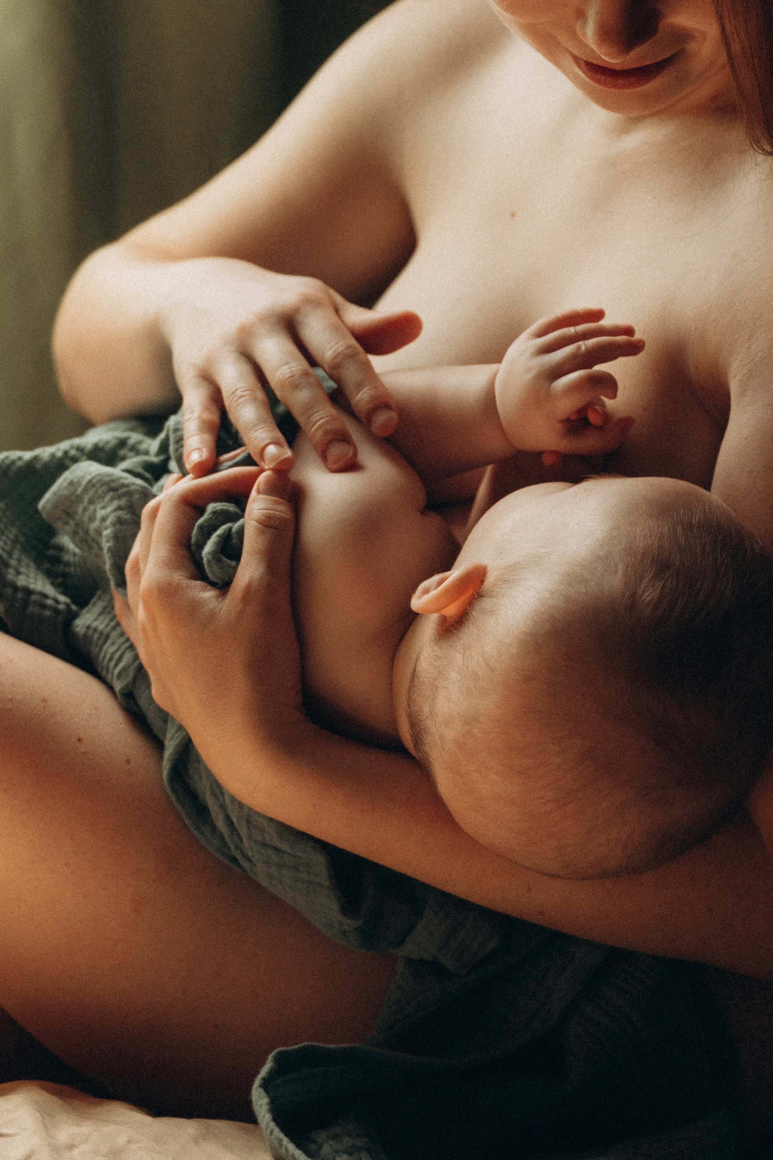 Мама и малыш, домашняя история. Фотограф Ульяна Дивина в Нижнем Новгороде и Нижегородской области