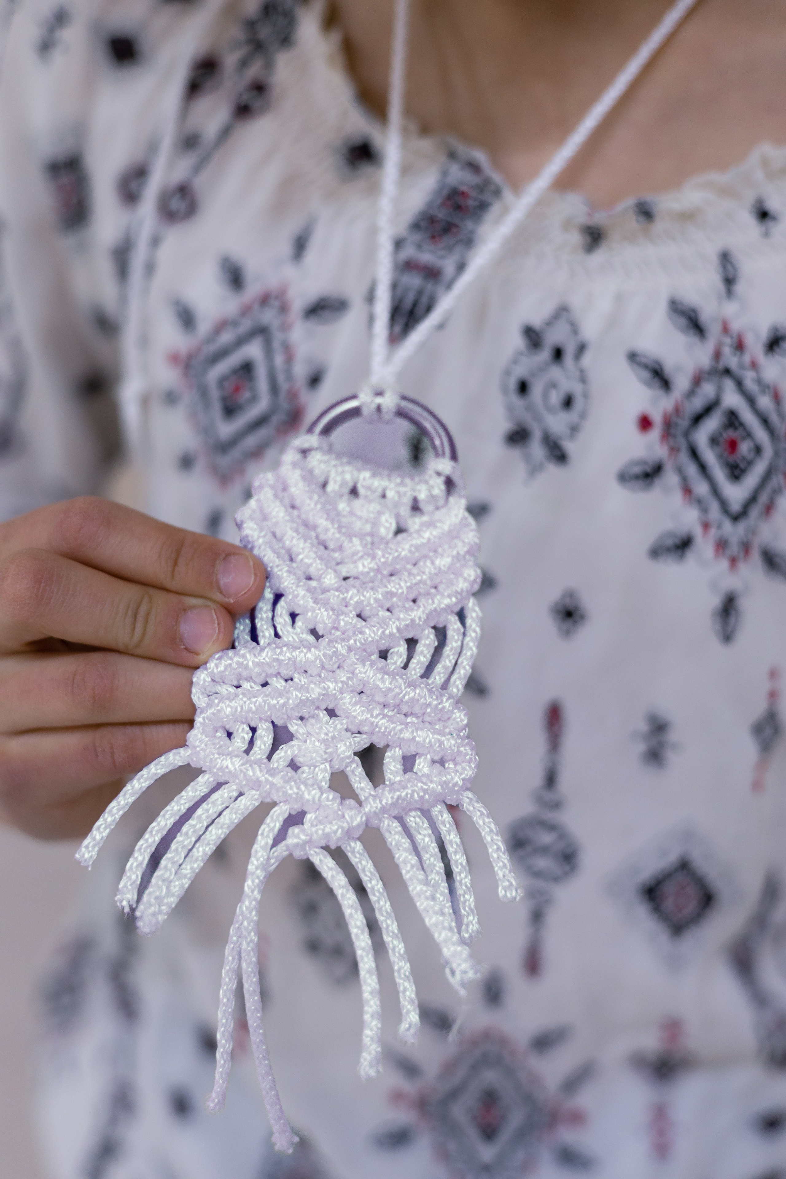 Колье в технике макраме — Курс дизайна для девочек. Владивосток. Школа для девочек во Владивостоке — Само Совершенство