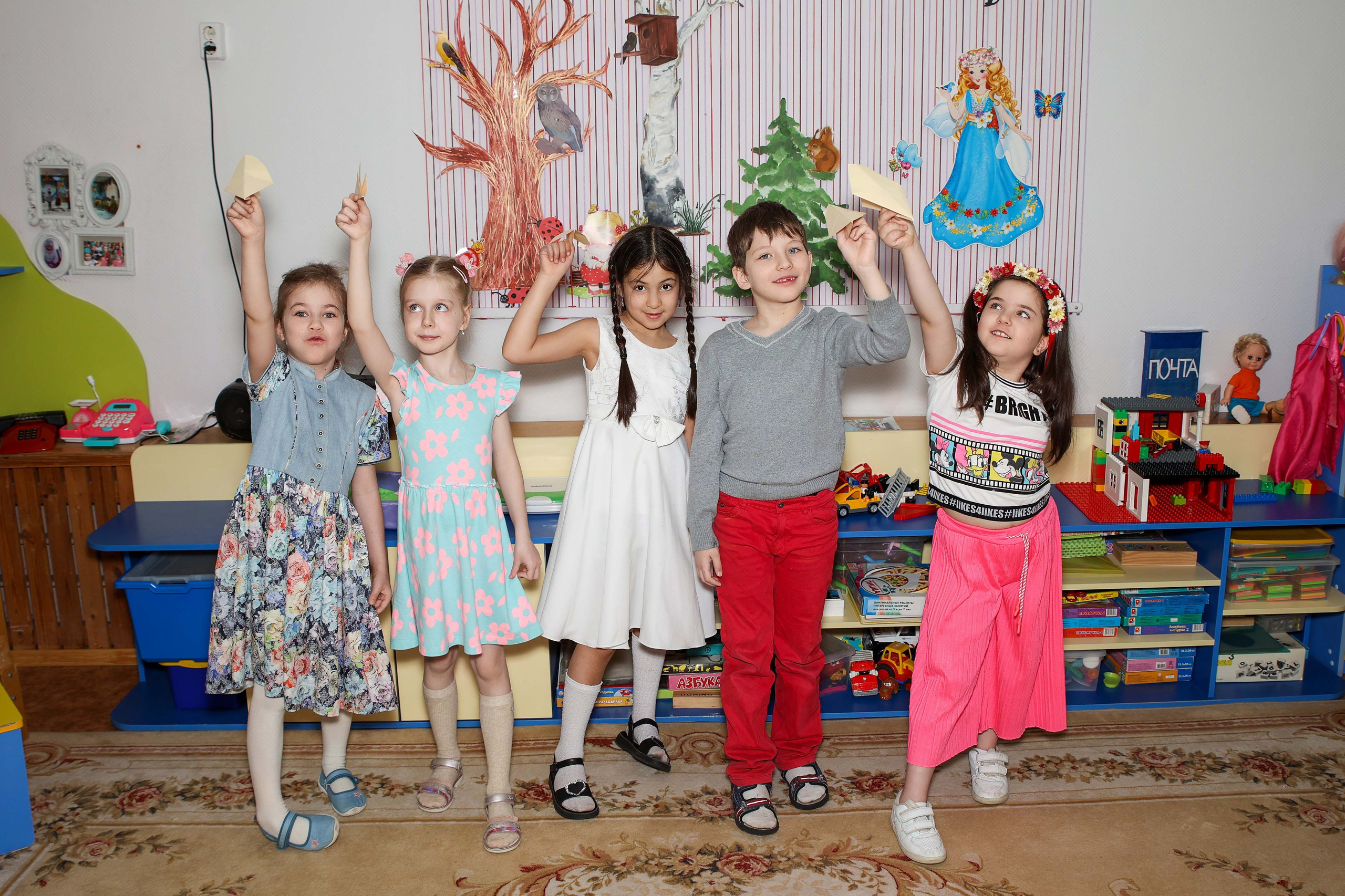 Групповые фотографии, фото с лучшим другом. Школьный и детсадовский фотограф Москва. Детский фотограф