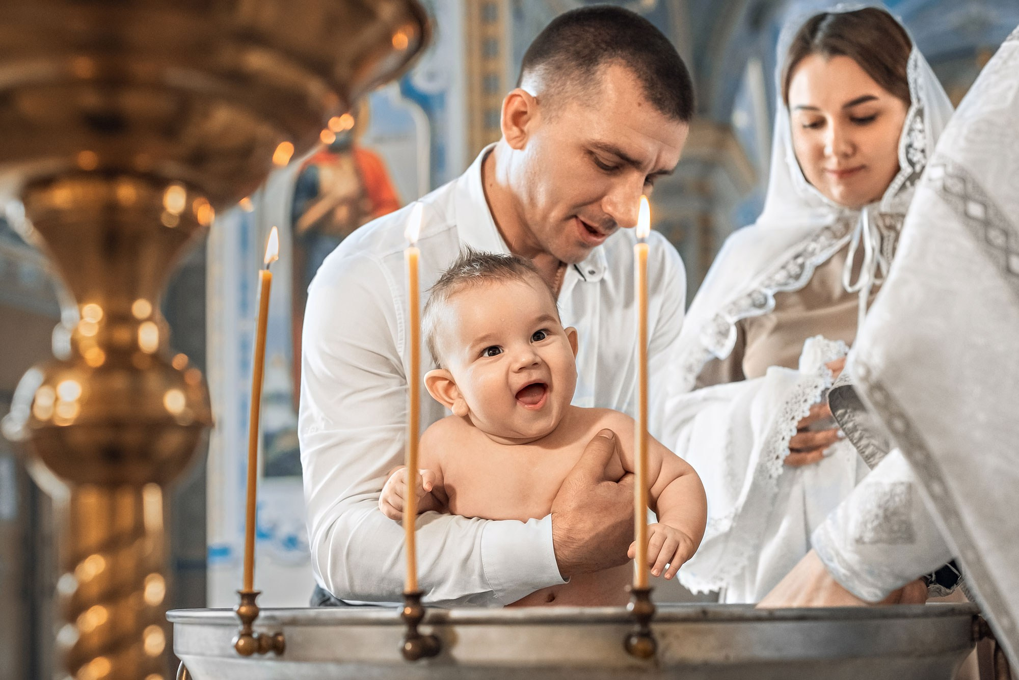 Фотографии момента погружения в купель (Таинство крещения). Moscow_CPC