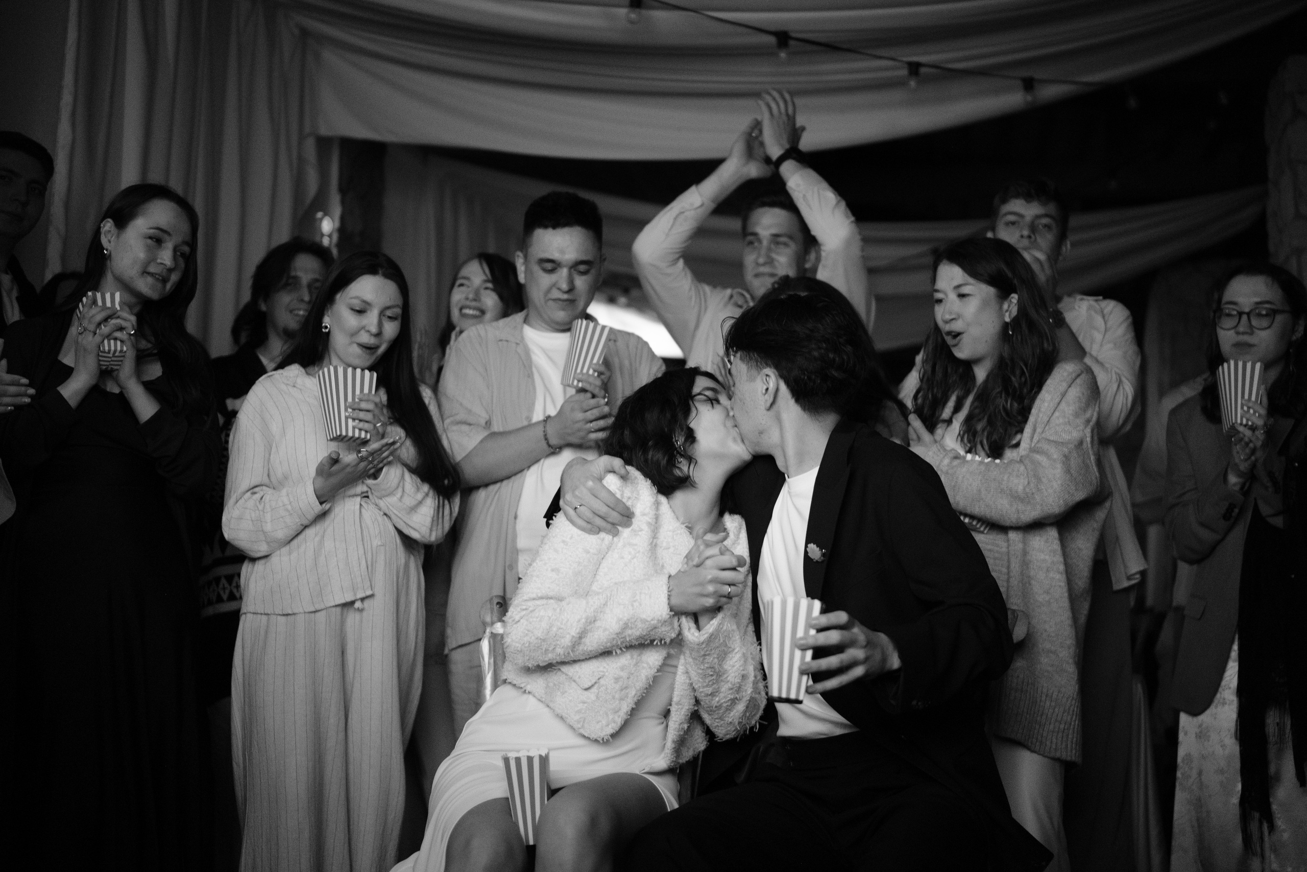 Молодые счастливые. Обо мне