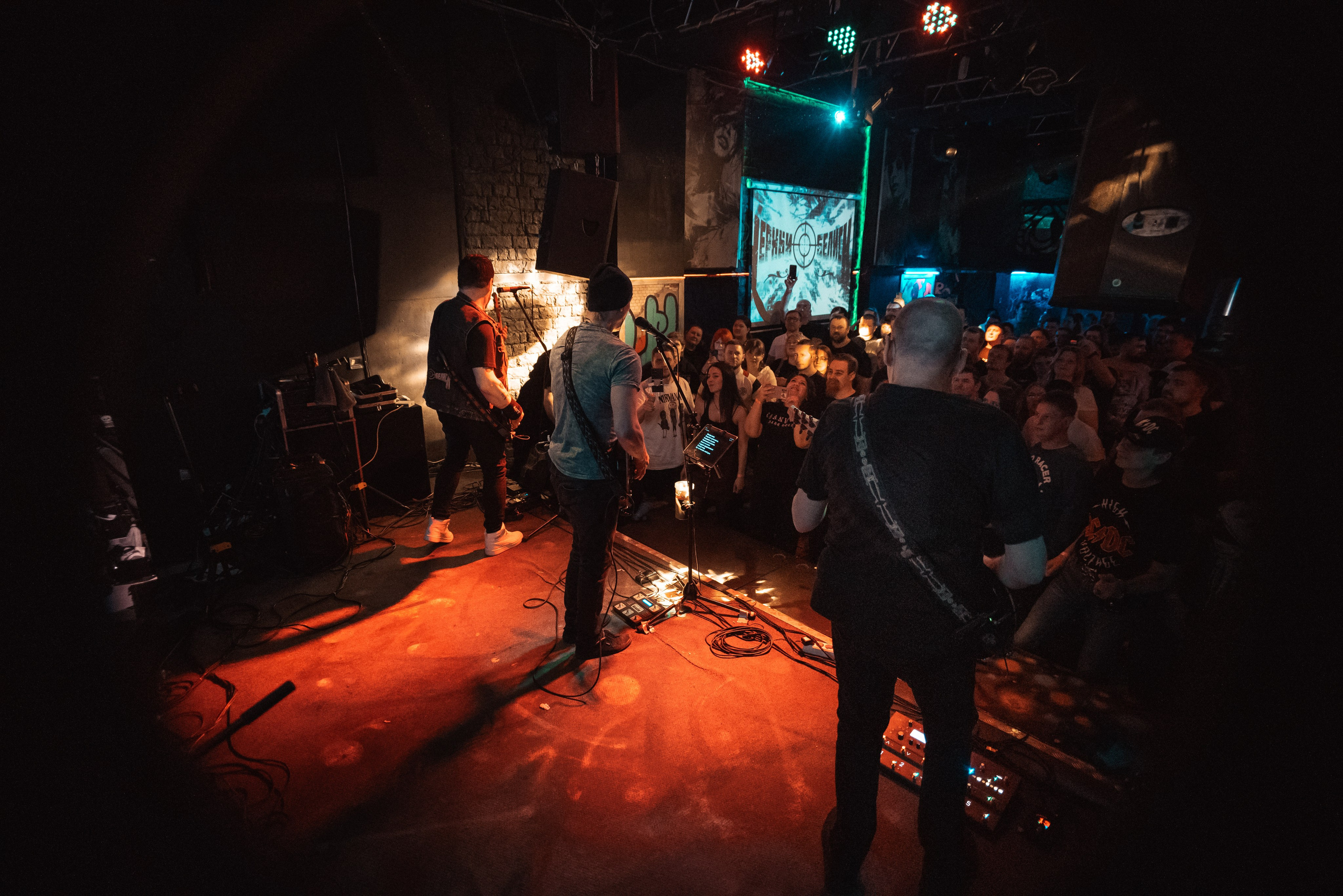 Черный обелиск. Красноярск, 08.04.2025, Эрмитаж. Фотограф Регина Крикунова г. Красноярск