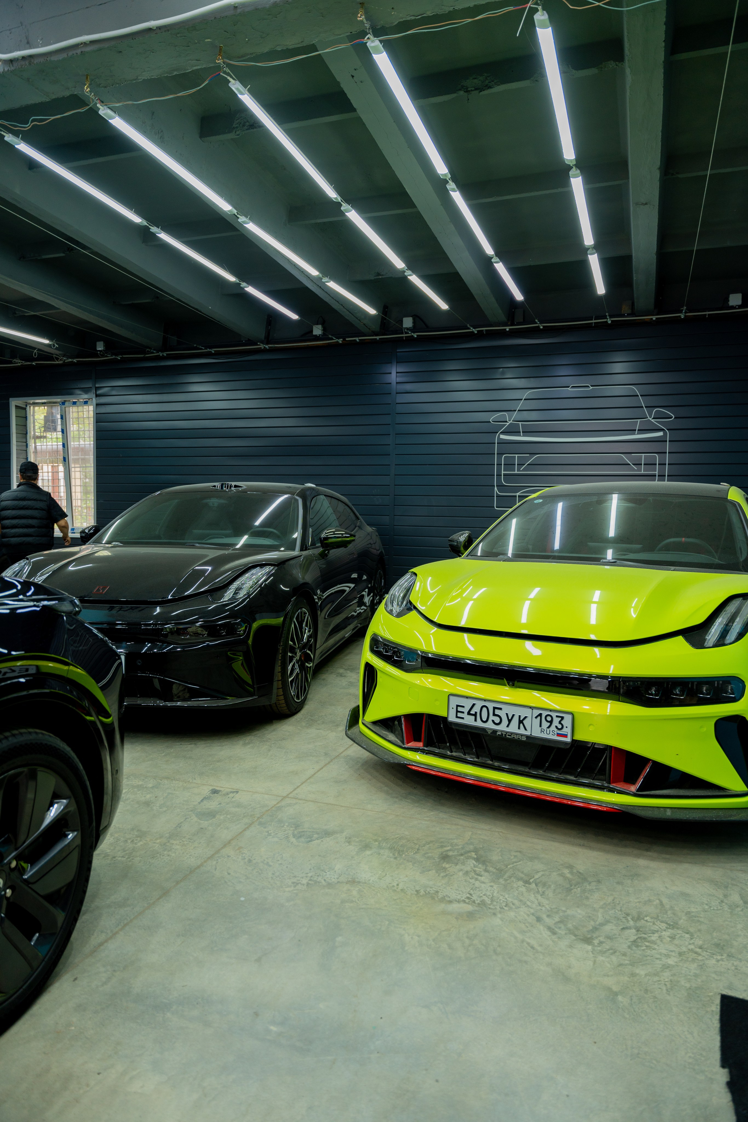 Интерьерная фотосъемка автосалона Elrus в Краснодаре. Zeekr, LiXiang Профессиональная фотосъемка интерьера премиум-автосалона в Краснодаре. Шедевры для Вас! Фотограф и Видеограф в Краснодаре Пахиев Руслан