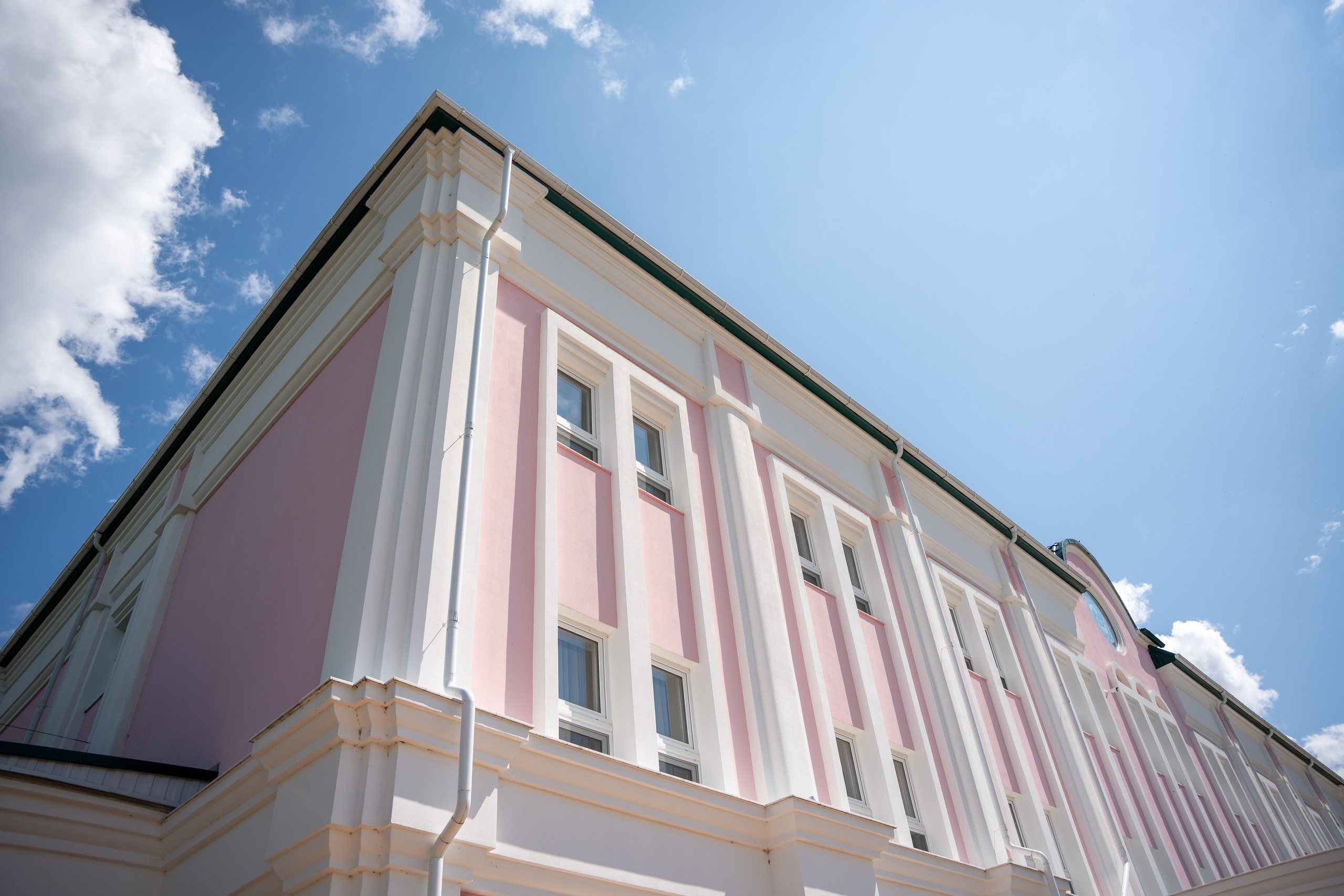 Интерьерная съемка частной клиники им. Х. М. Совмена в Краснодаре Профессиональная фотосъемка интерьеров медицинской клиники Совмена. Шедевры для Вас! Фотограф и Видеограф в Краснодаре Пахиев Руслан