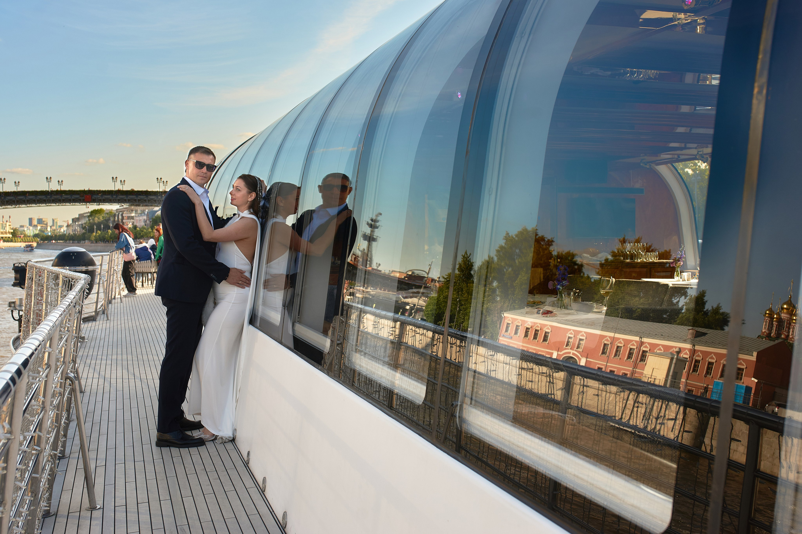Свадебная прогулка на корабле, по Москве-реке