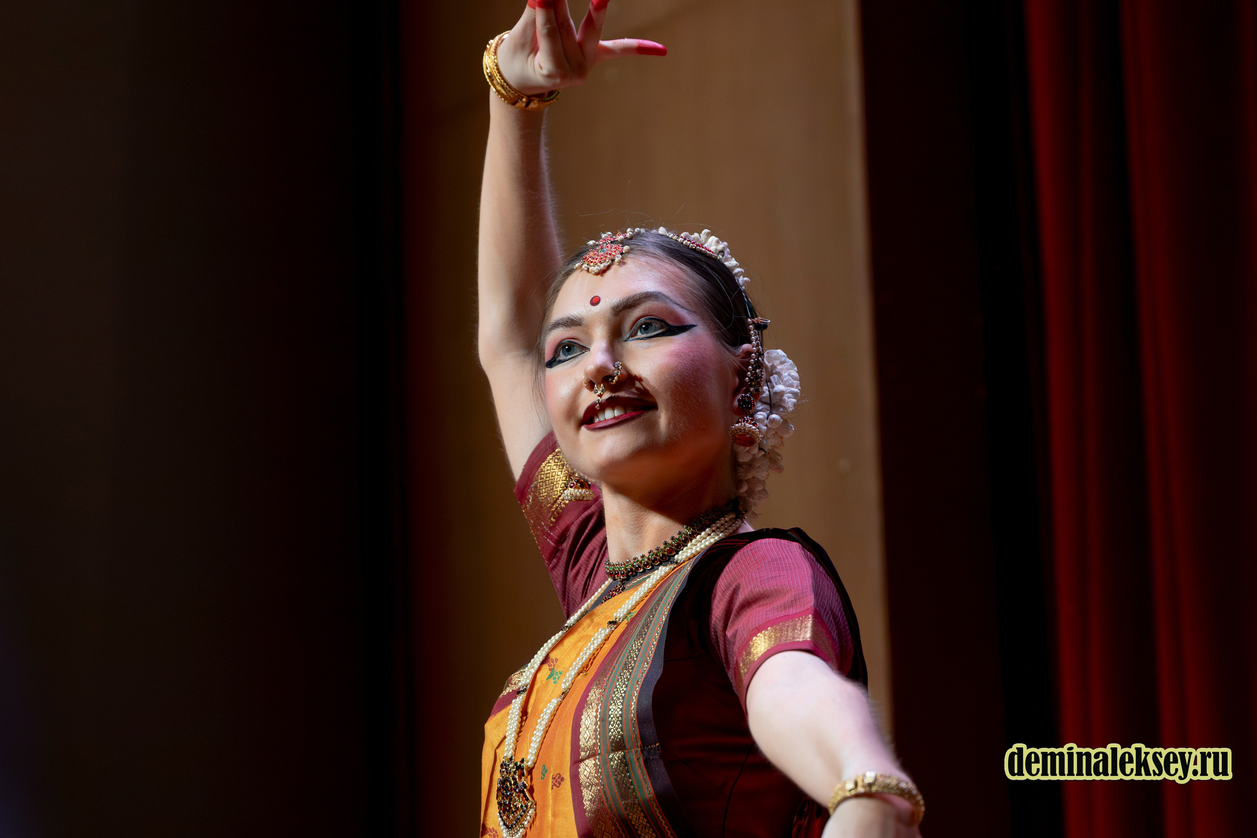 Экспертный круглый стол «День БРИКС» в «Иностранке». Репортажный, семейный и студийный фотограф в Москве Демин Алексей