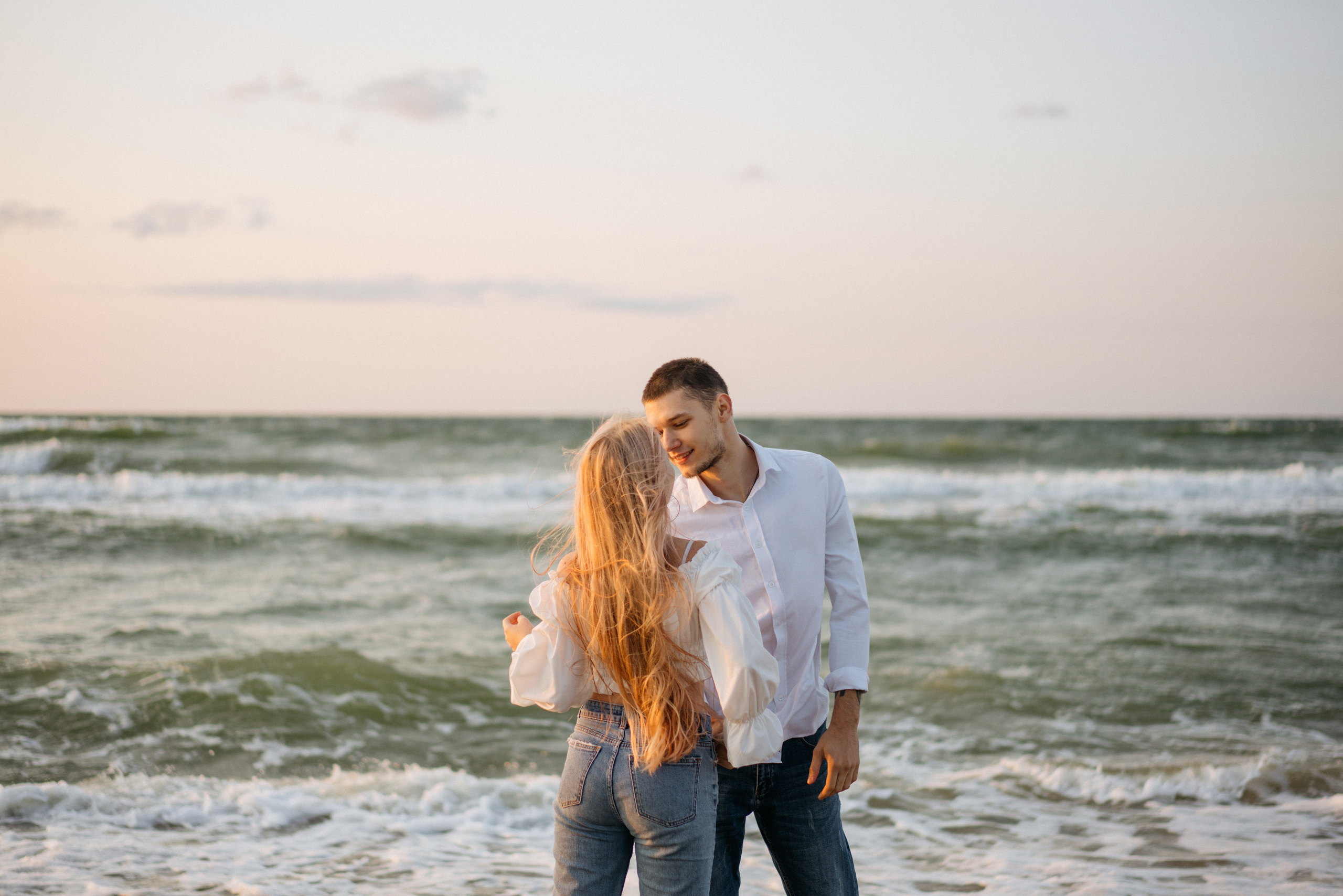 Лавстори на закате на море. Свадебный и семейный фотограф в Калининграде Анастасия Гриценко