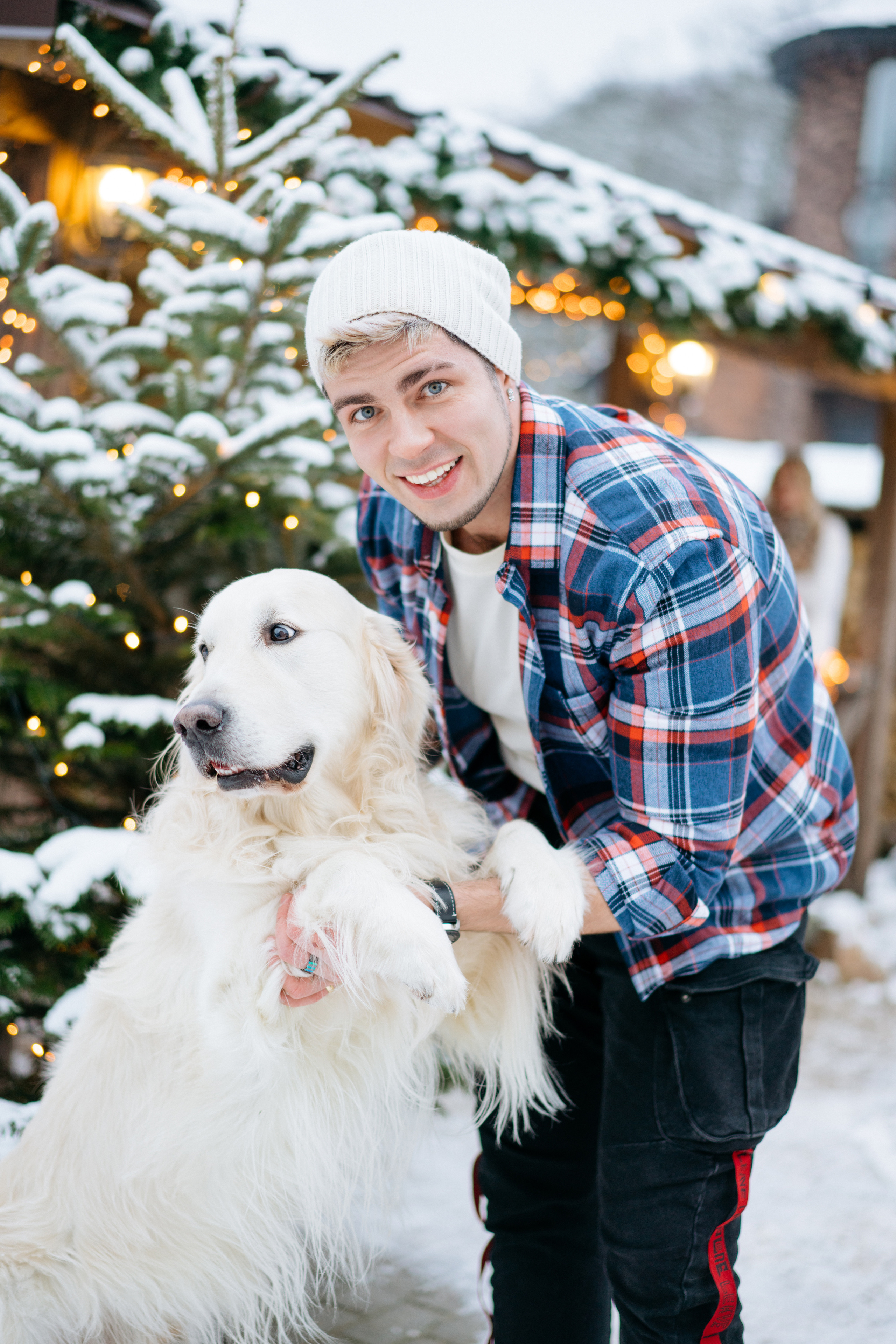 Красивая новогодняя фотосессия с машиной елкой и собакой. Свадебный и семейный фотограф в Калининграде Анастасия Гриценко