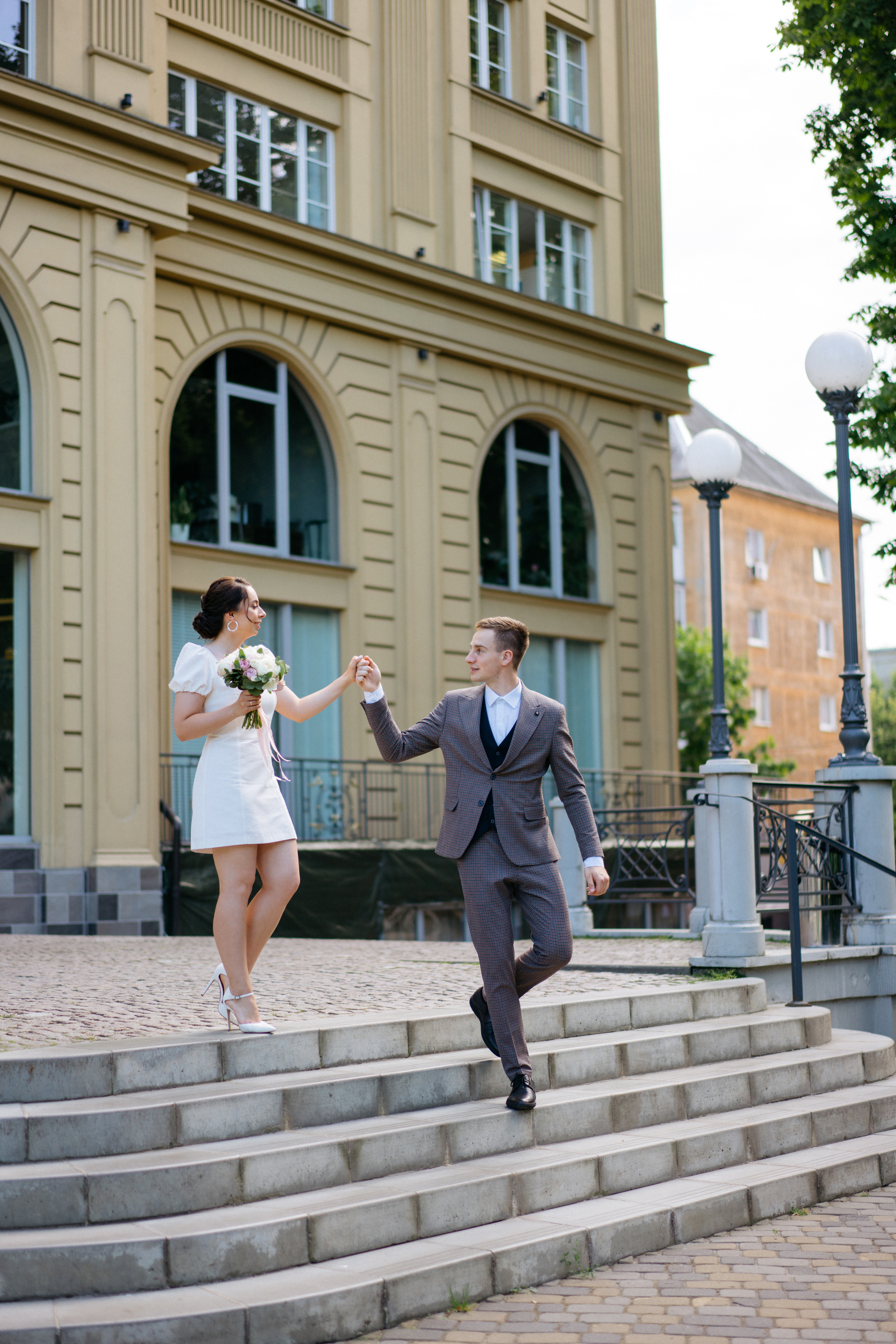 Свадебная прогулка в городе. Свадебный и семейный фотограф в Калининграде Анастасия Гриценко