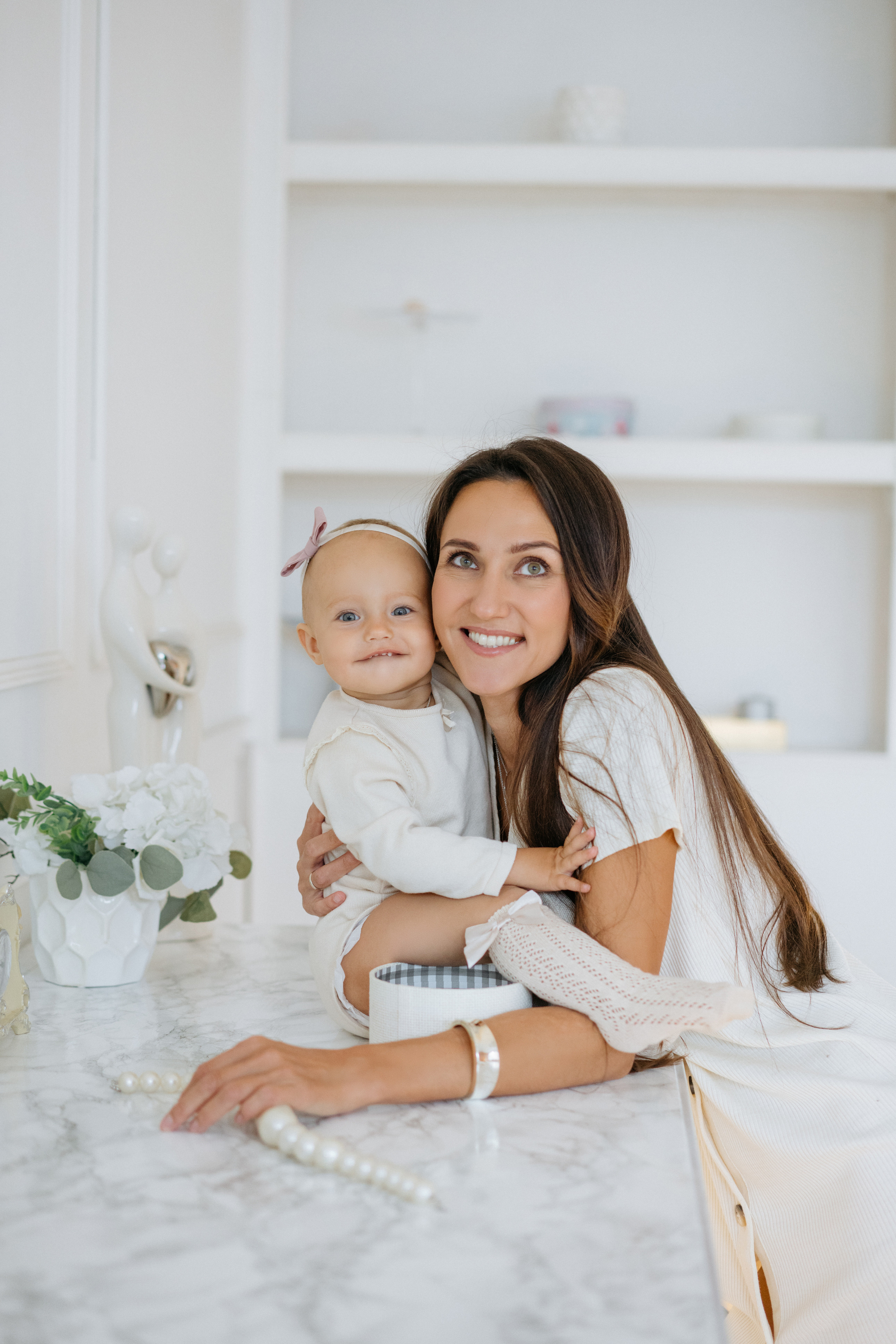 Фотосессия в белой студии, годик девочке. Свадебный и семейный фотограф в Калининграде Анастасия Гриценко