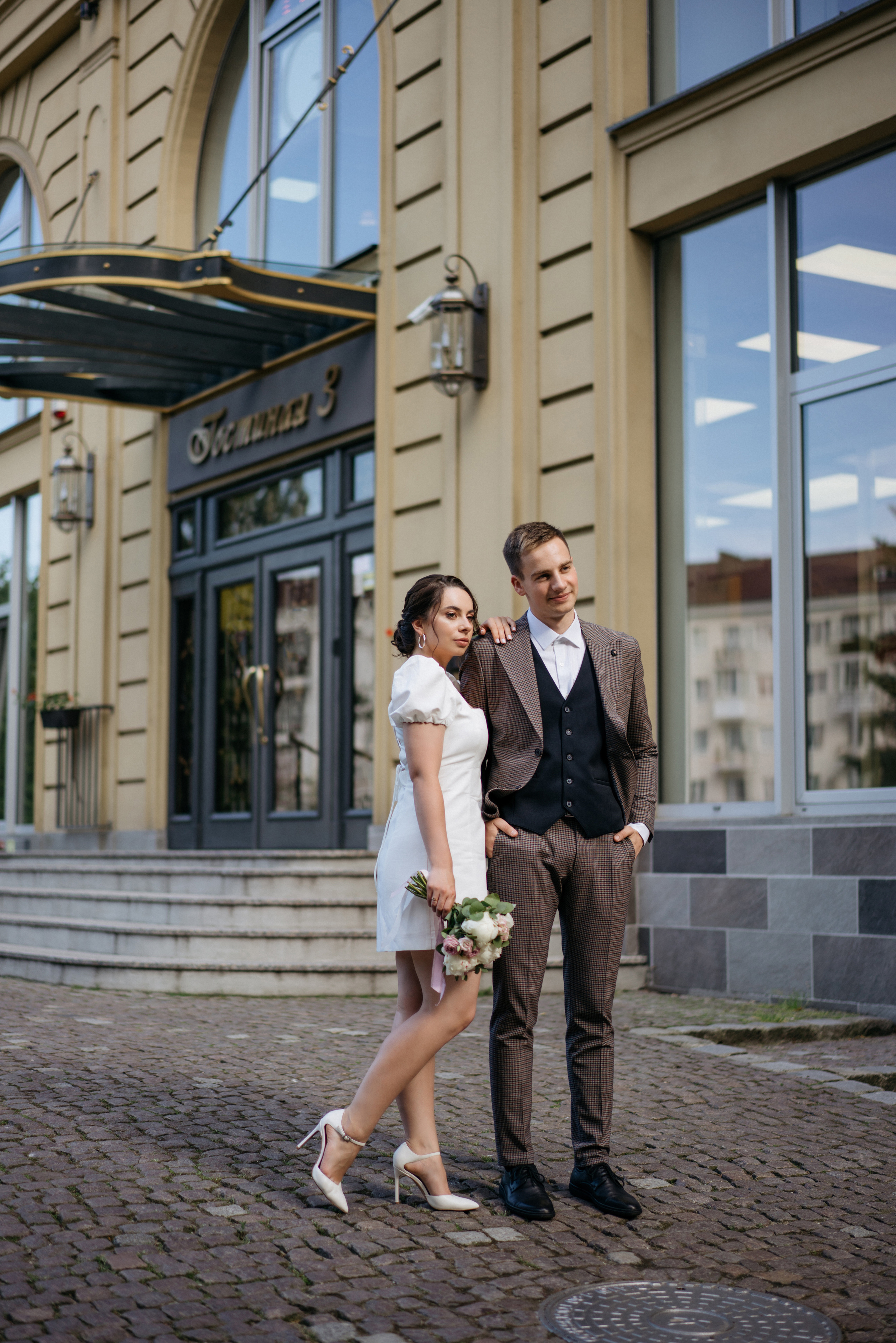 Свадебная прогулка в городе. Свадебный и семейный фотограф в Калининграде Анастасия Гриценко