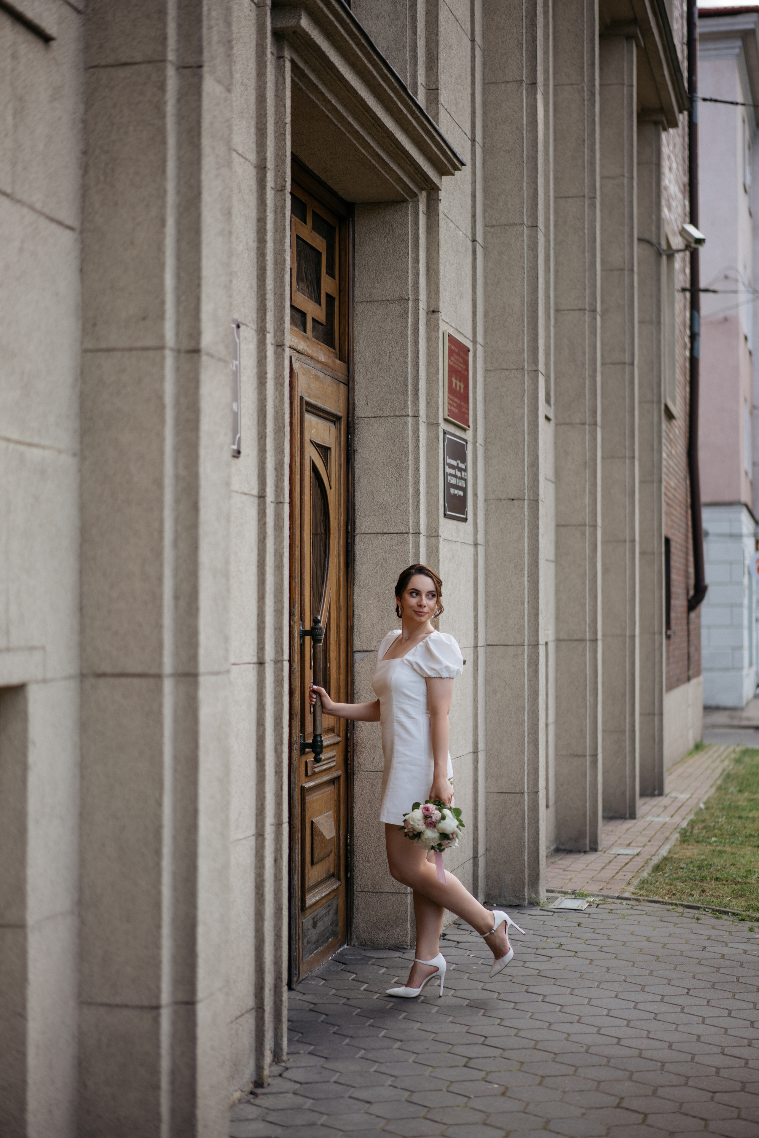 Свадебная прогулка в городе. Свадебный и семейный фотограф в Калининграде Анастасия Гриценко