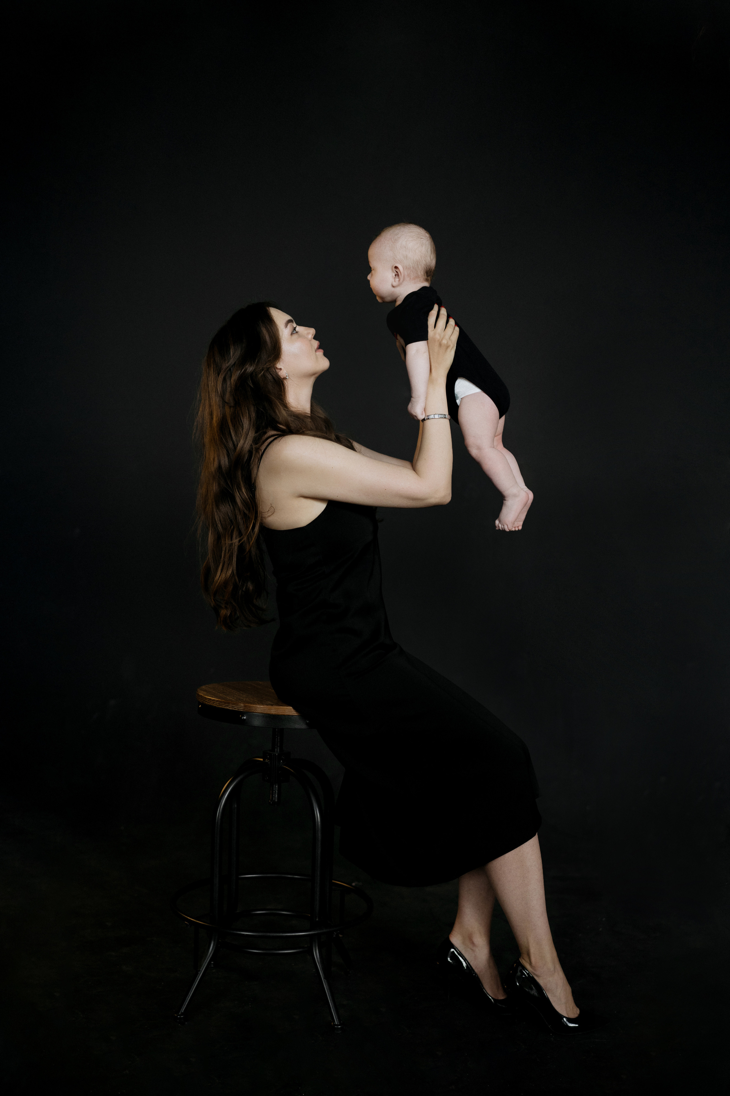 Семейная съемка в черной студии тотал Блэк. Свадебный и семейный фотограф в Калининграде Анастасия Гриценко