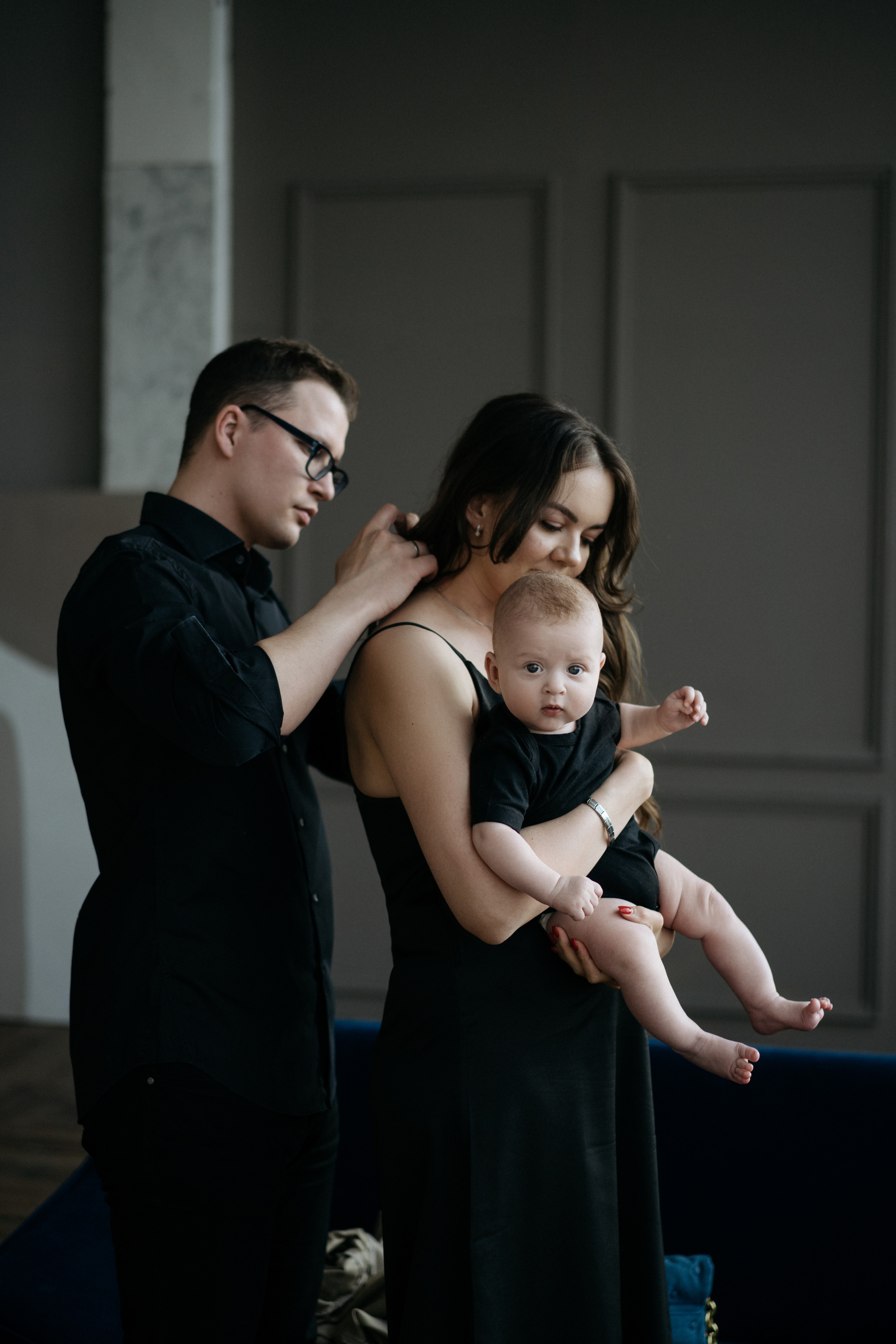 Семейная съемка в черной студии тотал Блэк. Свадебный и семейный фотограф в Калининграде Анастасия Гриценко