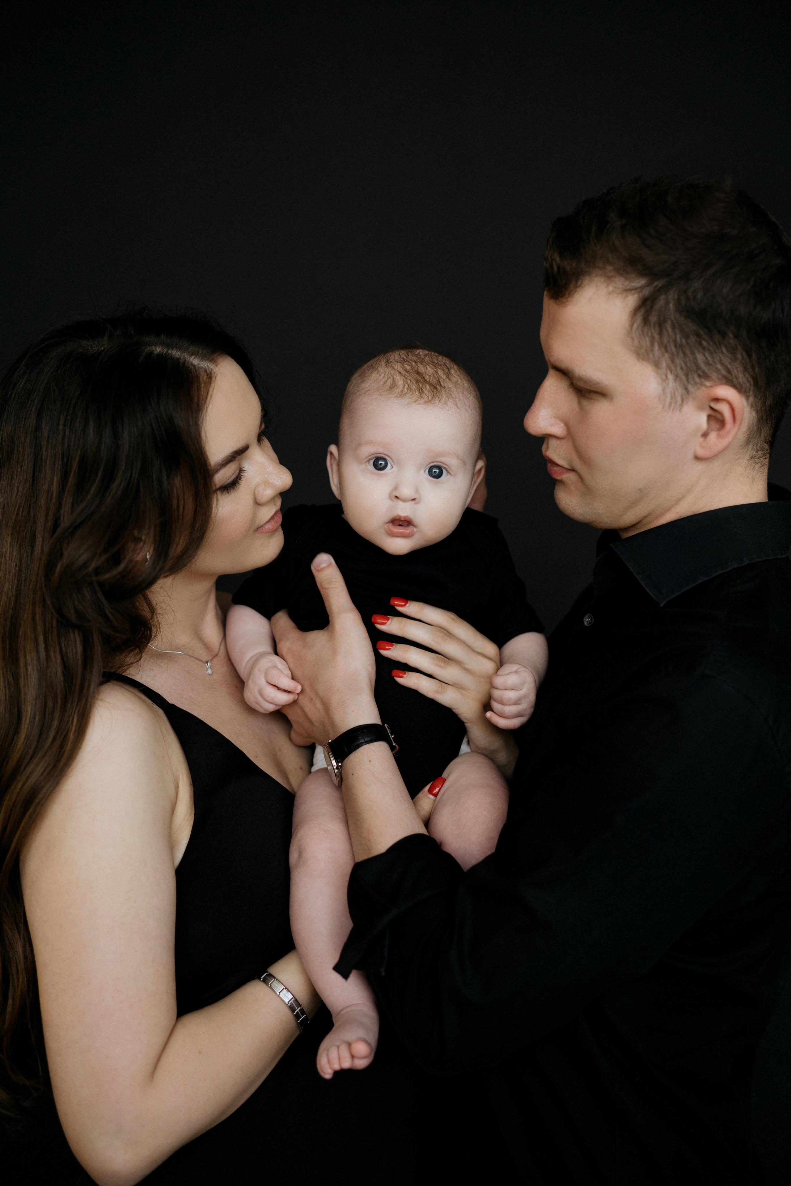 Семейная съемка в черной студии тотал Блэк. Свадебный и семейный фотограф в Калининграде Анастасия Гриценко