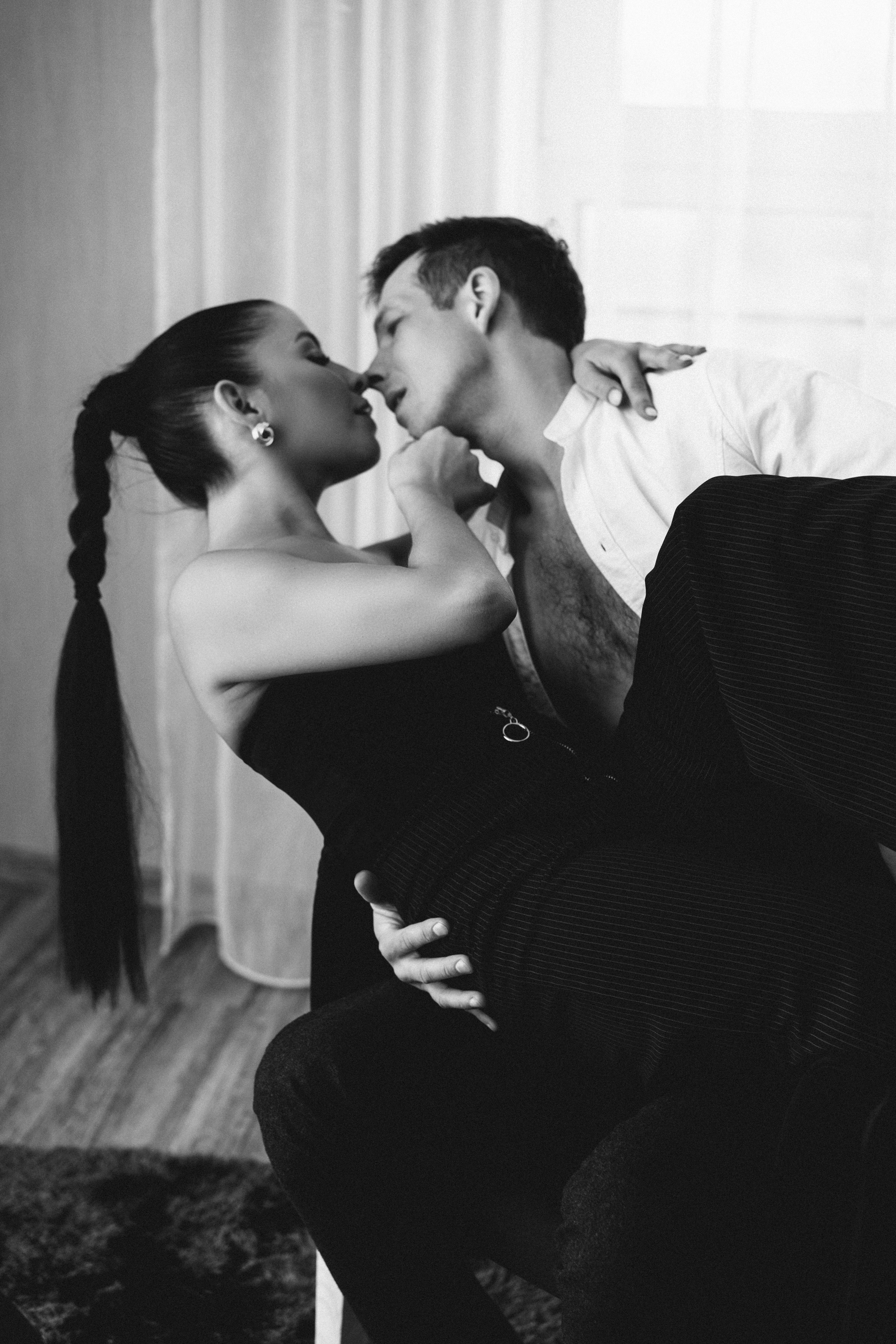 Фотосессия пары в апартаментах. Свадебный и семейный фотограф в Калининграде Анастасия Гриценко