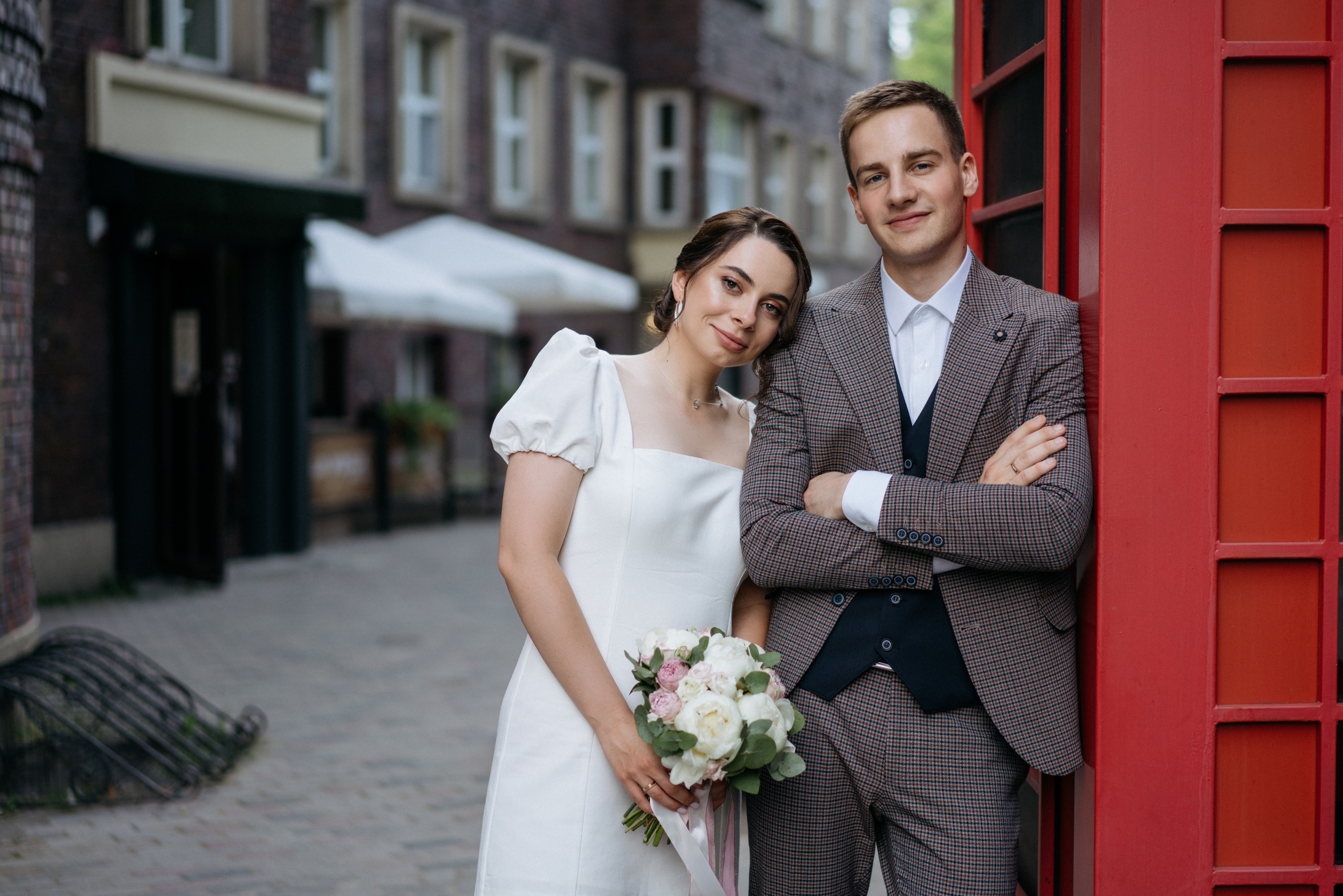 Свадебная прогулка в городе. Свадебный и семейный фотограф в Калининграде Анастасия Гриценко