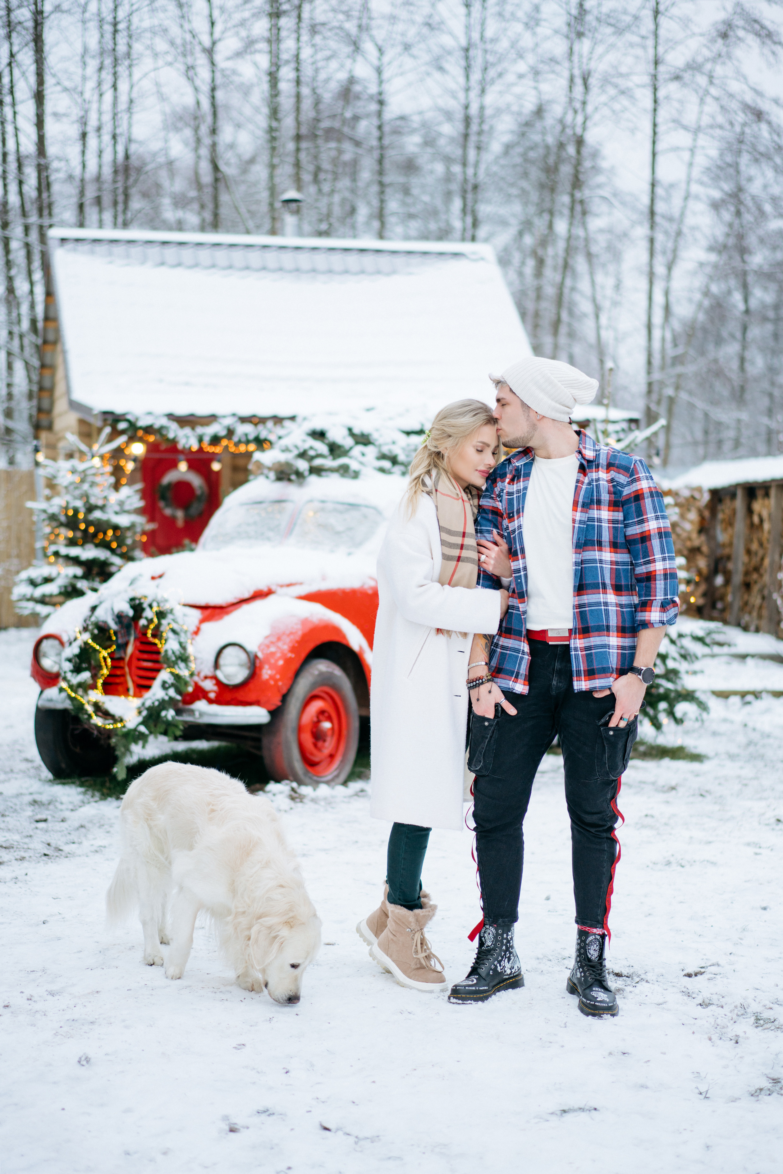 Красивая новогодняя фотосессия с машиной елкой и собакой. Свадебный и семейный фотограф в Калининграде Анастасия Гриценко
