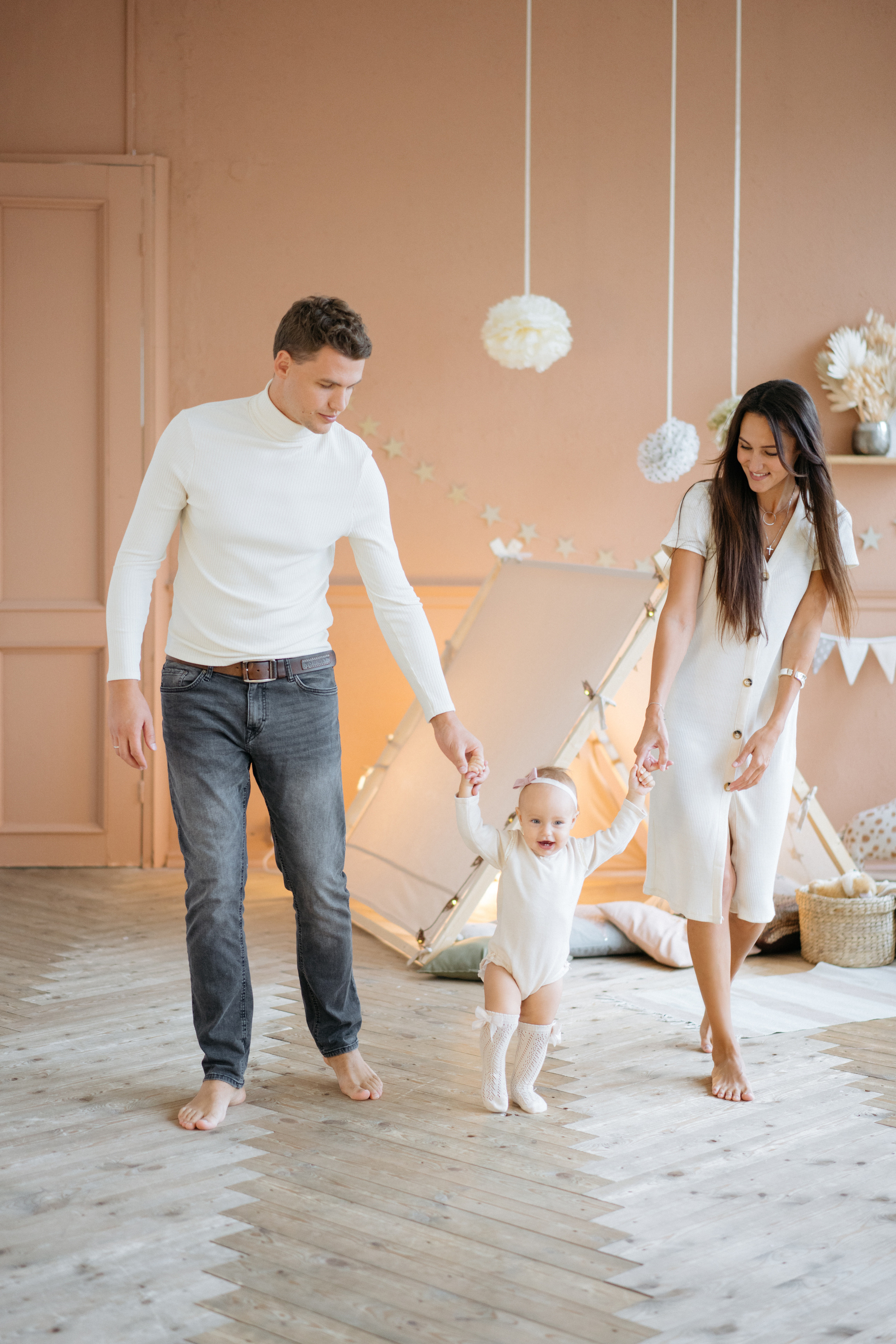 Фотосессия в белой студии, годик девочке. Свадебный и семейный фотограф в Калининграде Анастасия Гриценко