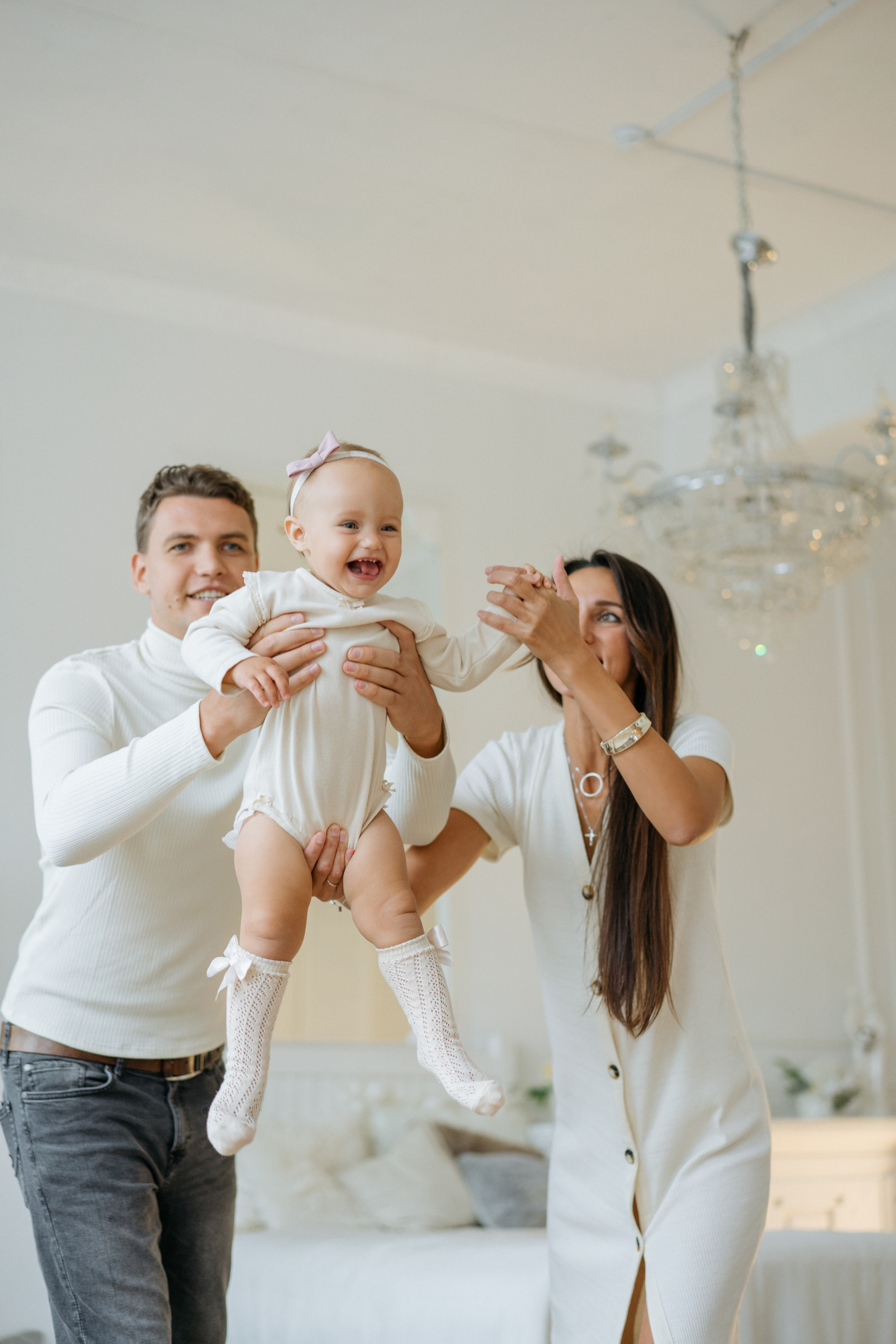 Фотосессия в белой студии, годик девочке. Свадебный и семейный фотограф в Калининграде Анастасия Гриценко