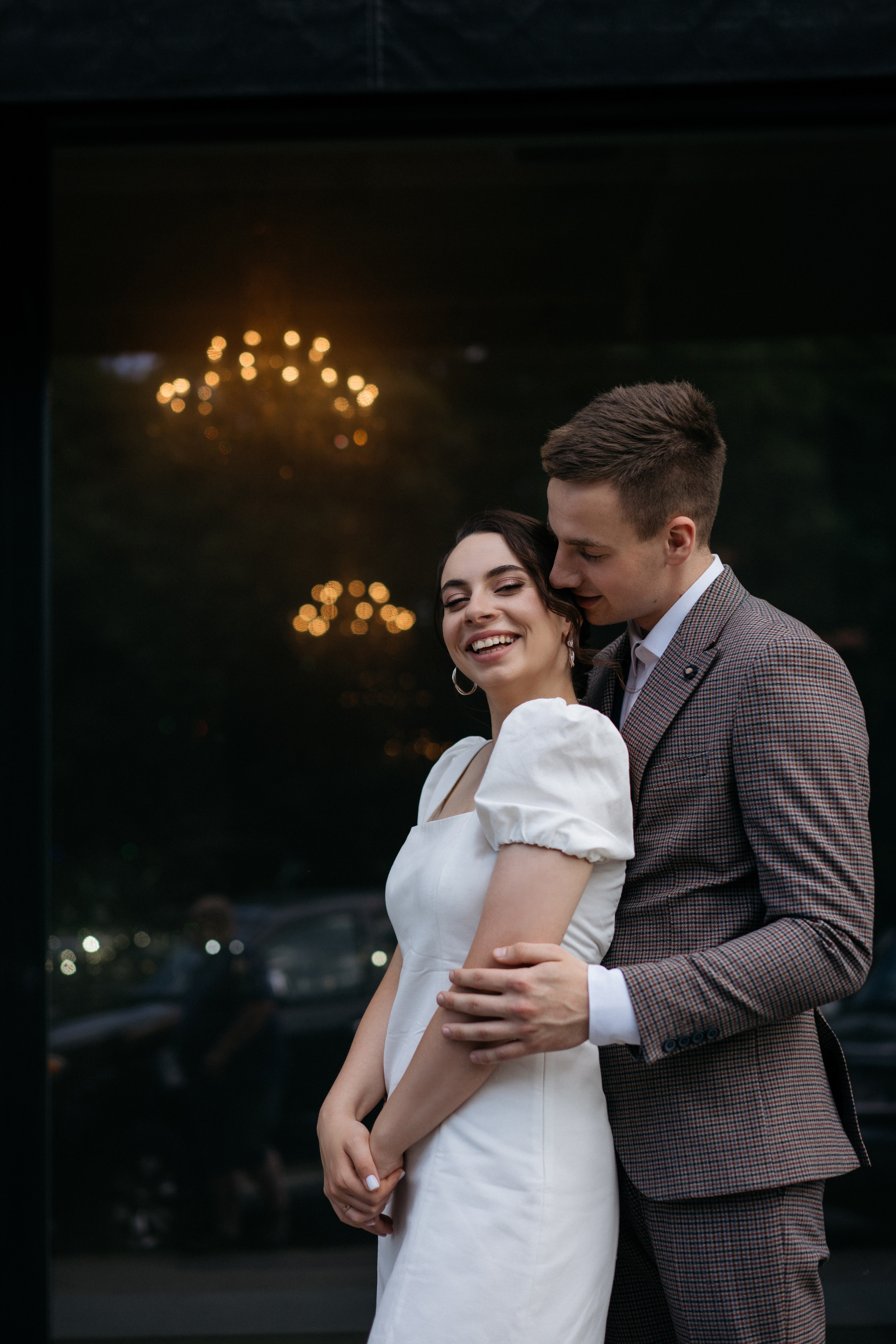 Свадебная прогулка в городе. Свадебный и семейный фотограф в Калининграде Анастасия Гриценко