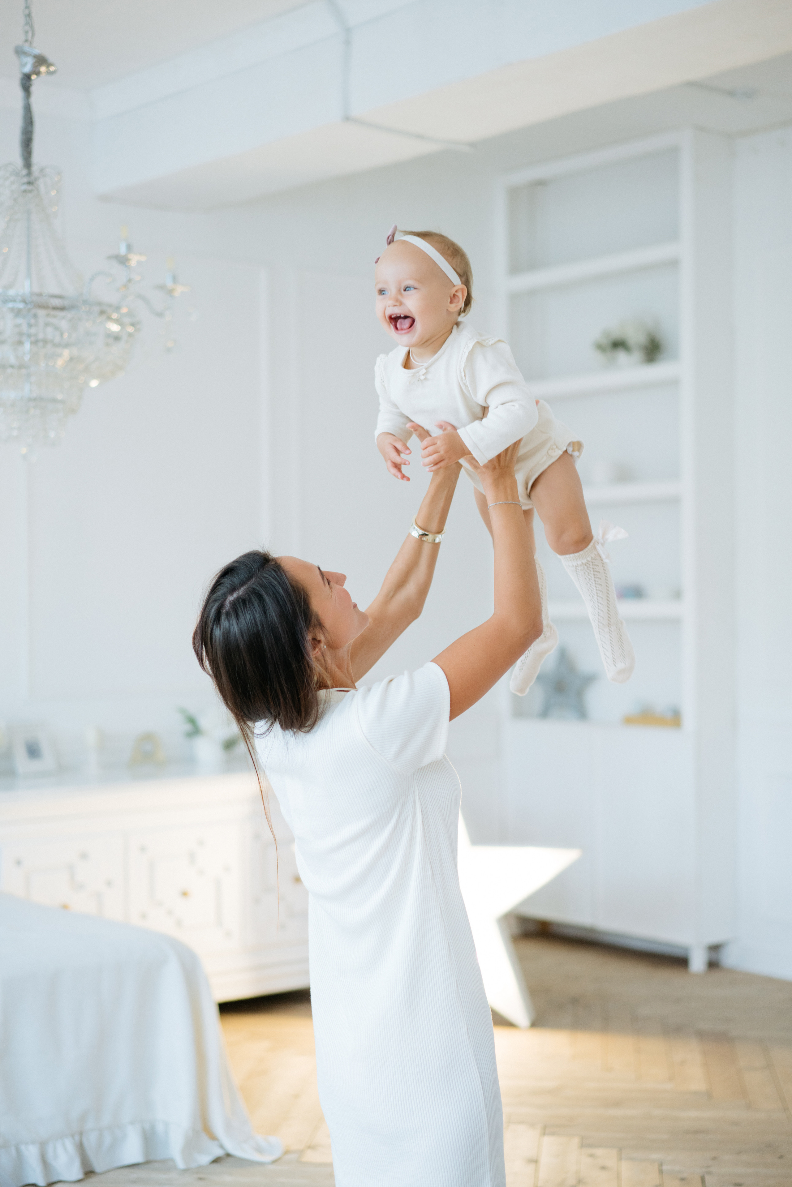 Фотосессия в белой студии, годик девочке. Свадебный и семейный фотограф в Калининграде Анастасия Гриценко