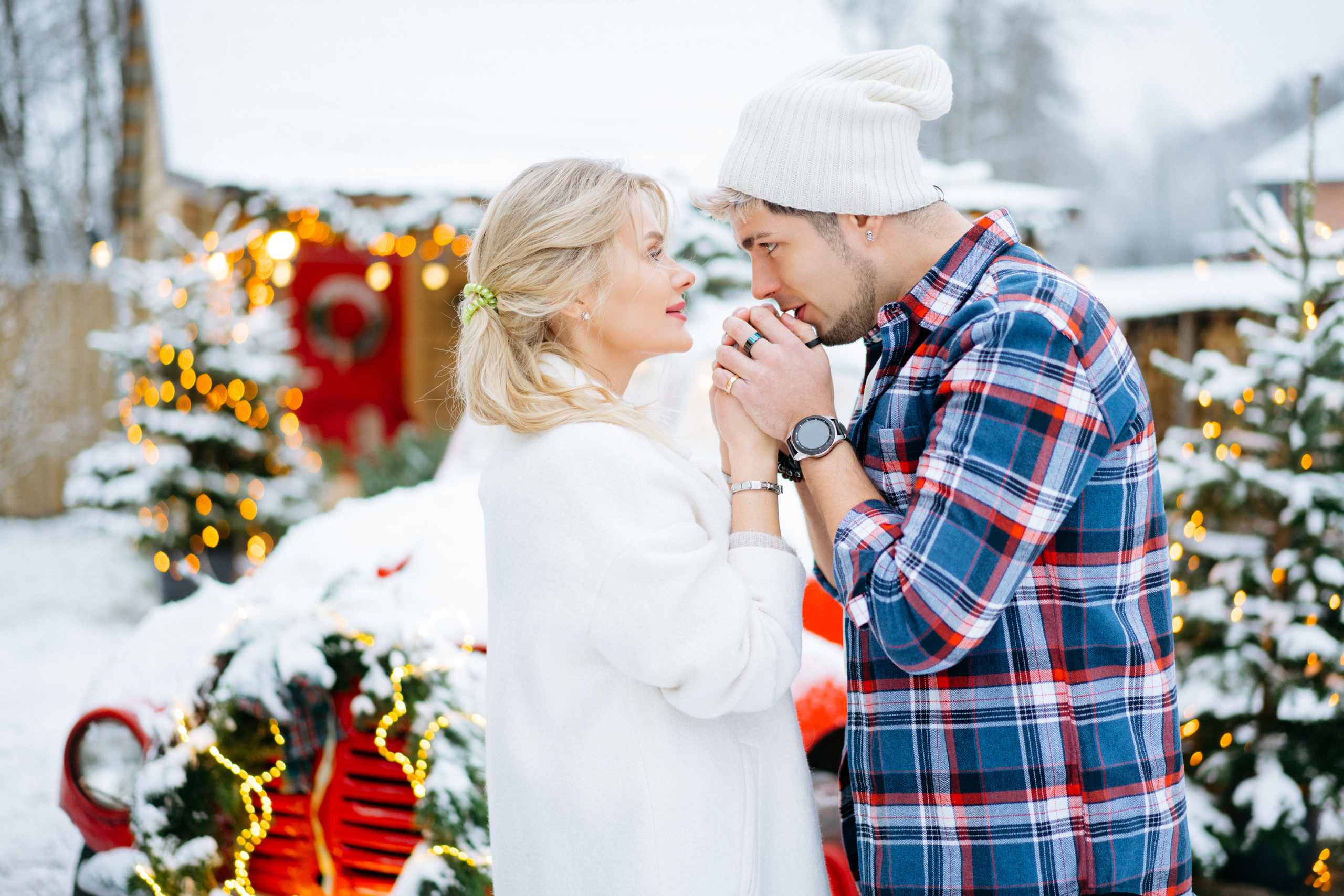 Красивая новогодняя фотосессия с машиной елкой и собакой. Свадебный и семейный фотограф в Калининграде Анастасия Гриценко