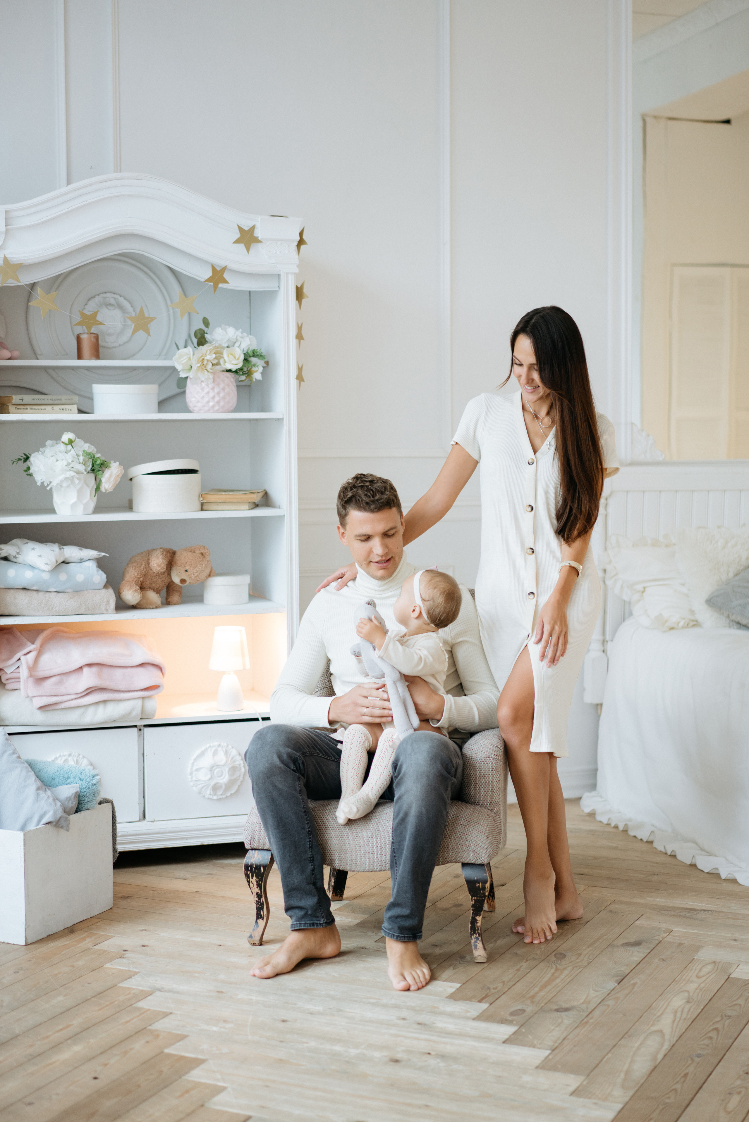 Фотосессия в белой студии, годик девочке. Свадебный и семейный фотограф в Калининграде Анастасия Гриценко