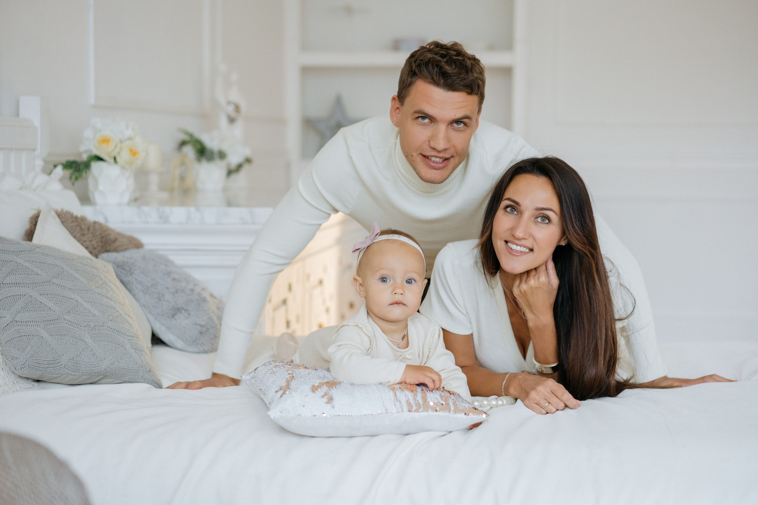 Фотосессия в белой студии, годик девочке. Свадебный и семейный фотограф в Калининграде Анастасия Гриценко