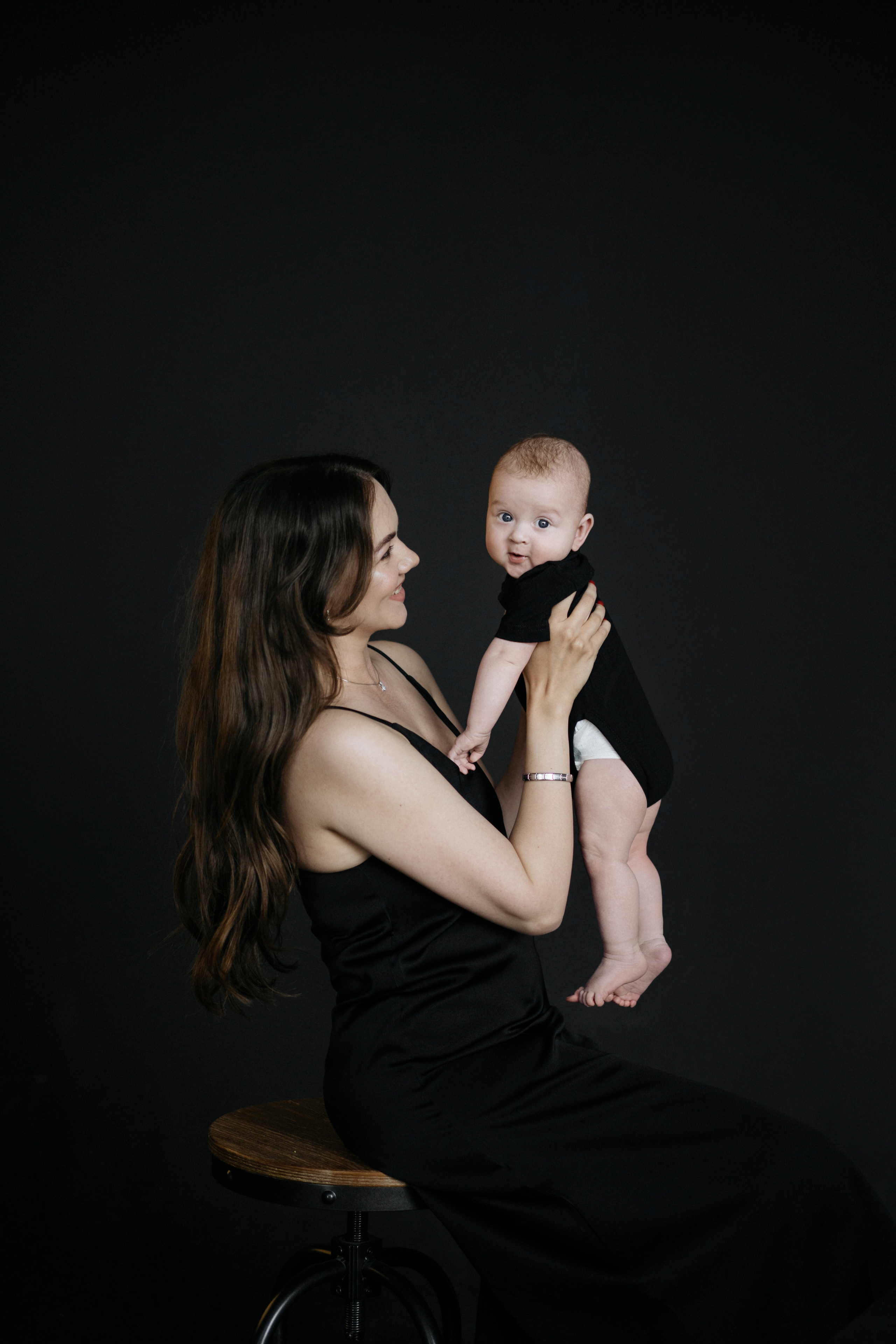 Семейная съемка в черной студии тотал Блэк. Свадебный и семейный фотограф в Калининграде Анастасия Гриценко