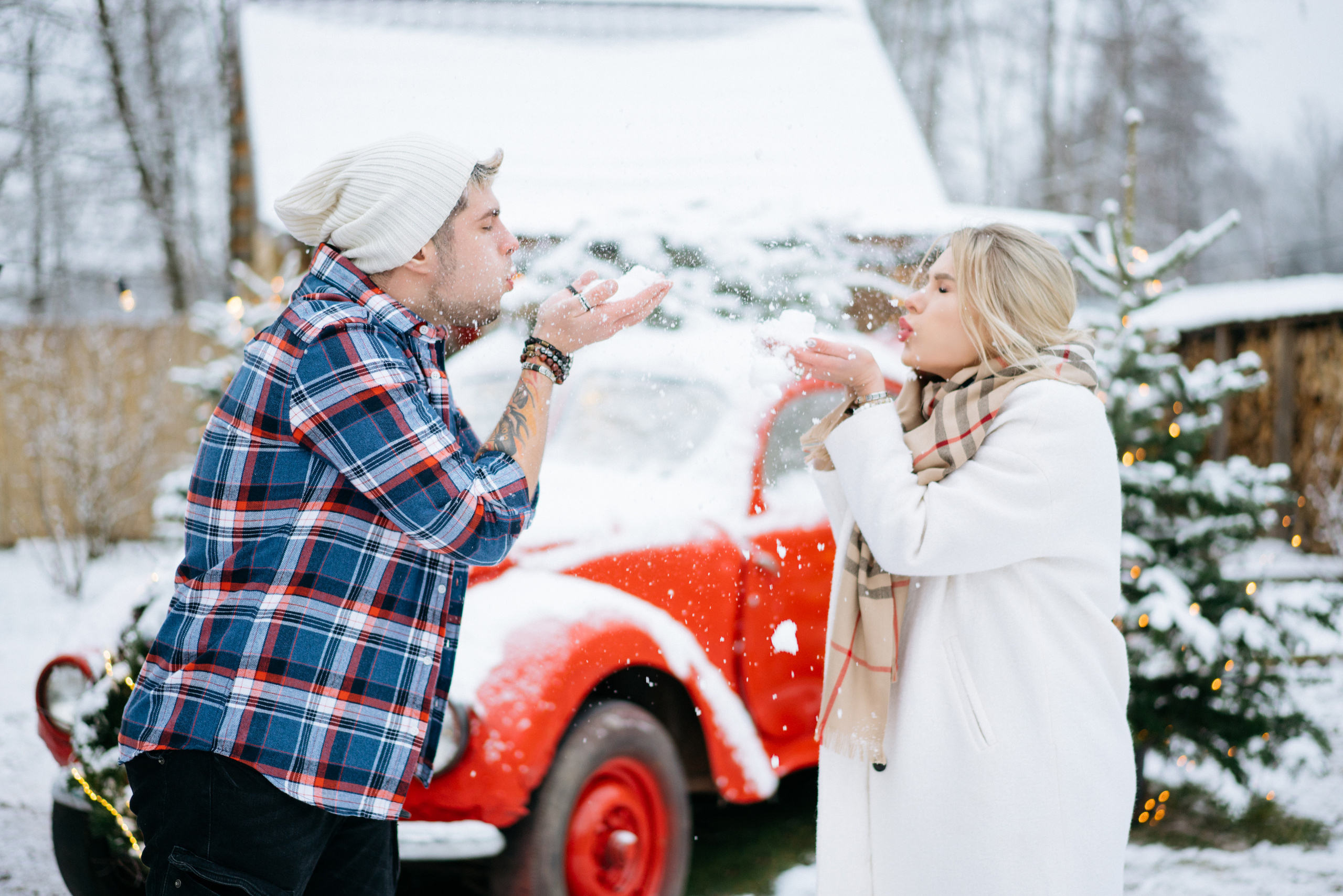 Красивая новогодняя фотосессия с машиной елкой и собакой. Свадебный и семейный фотограф в Калининграде Анастасия Гриценко
