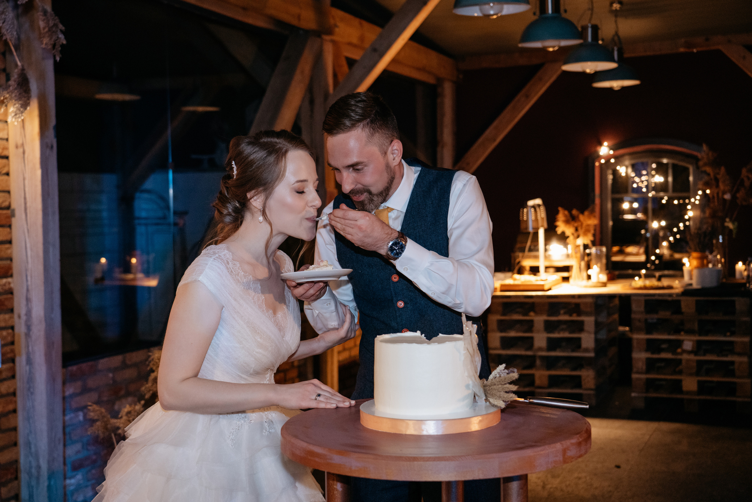 Свадебная съемка в сыроварне. Свадебный и семейный фотограф в Калининграде Анастасия Гриценко