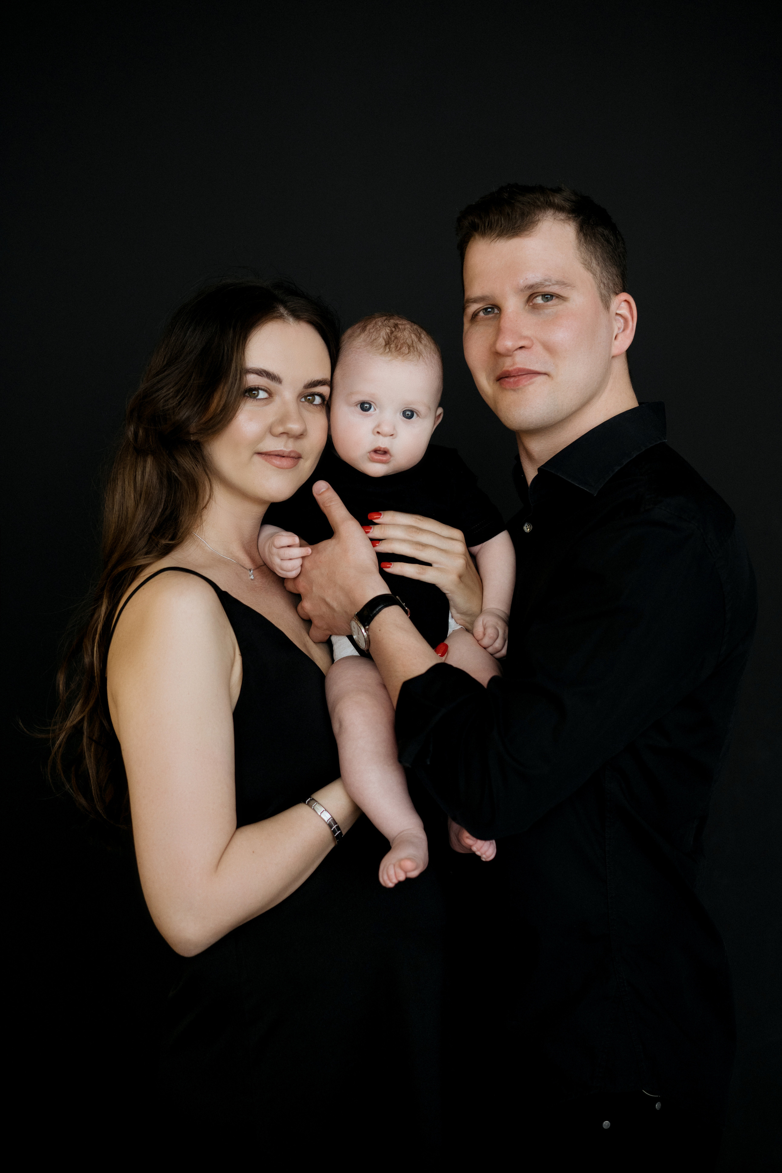 Семейная съемка в черной студии тотал Блэк. Свадебный и семейный фотограф в Калининграде Анастасия Гриценко
