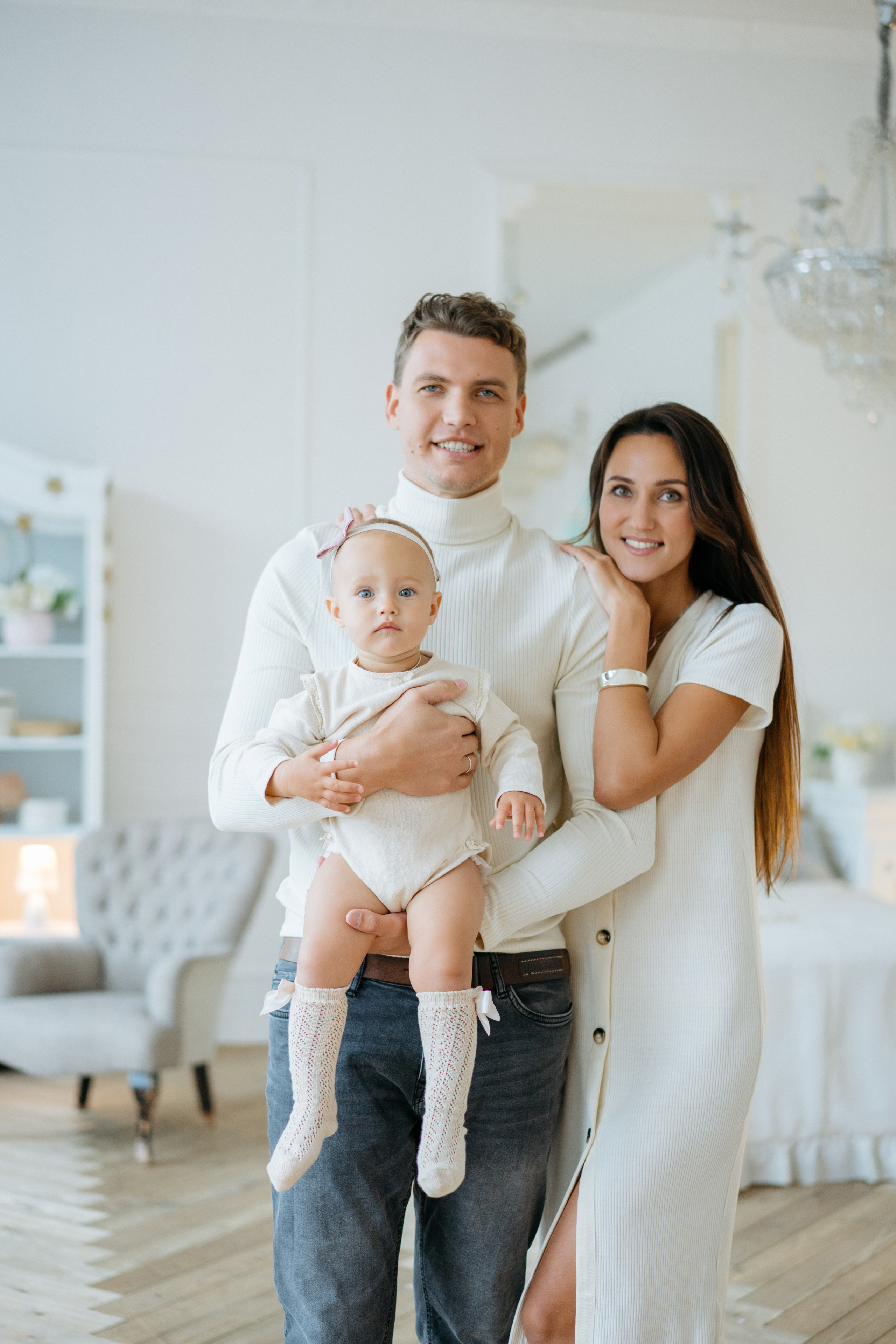 Фотосессия в белой студии, годик девочке. Свадебный и семейный фотограф в Калининграде Анастасия Гриценко