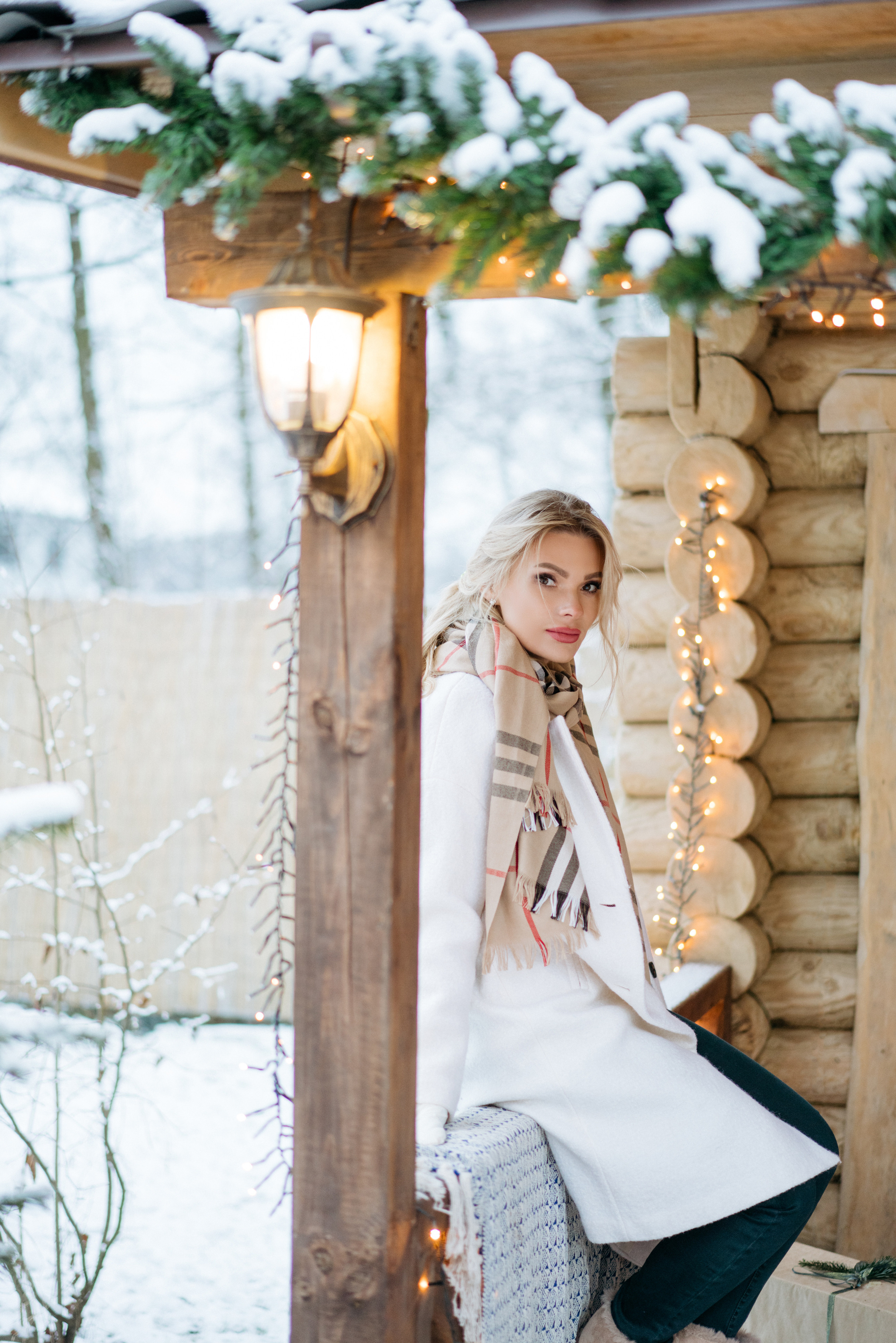 Красивая новогодняя фотосессия с машиной елкой и собакой. Свадебный и семейный фотограф в Калининграде Анастасия Гриценко