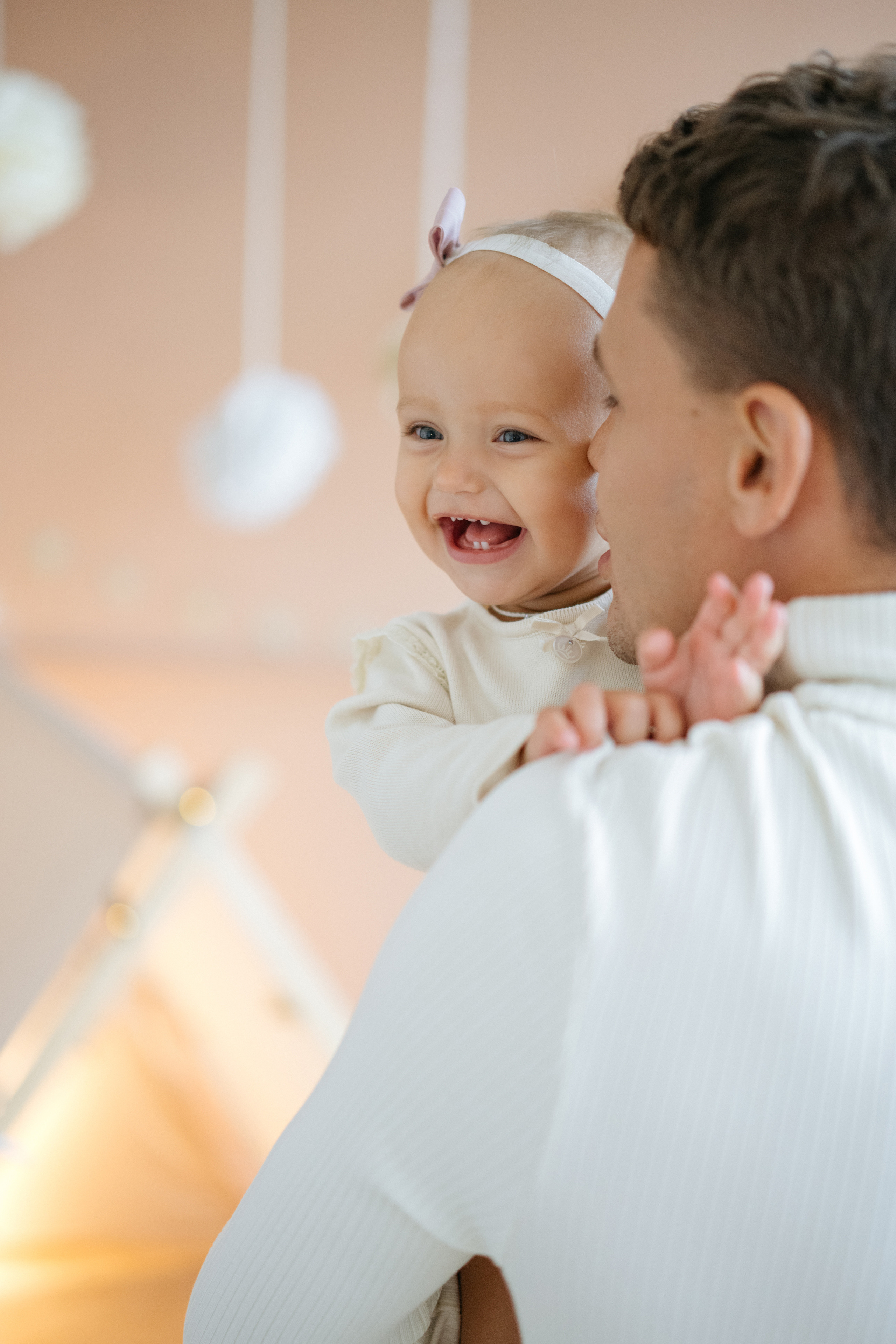 Фотосессия в белой студии, годик девочке. Свадебный и семейный фотограф в Калининграде Анастасия Гриценко