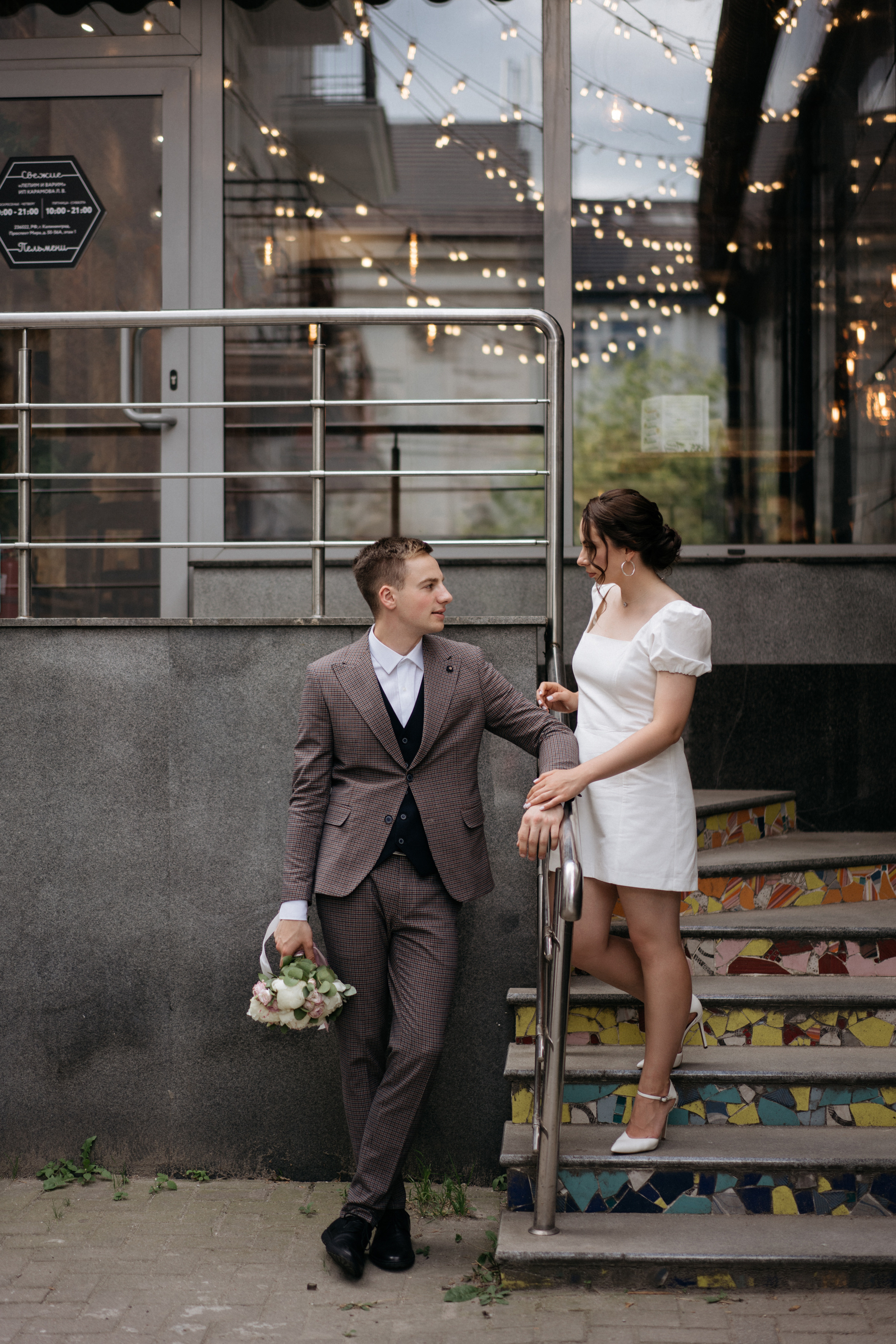 Свадебная прогулка в городе. Свадебный и семейный фотограф в Калининграде Анастасия Гриценко