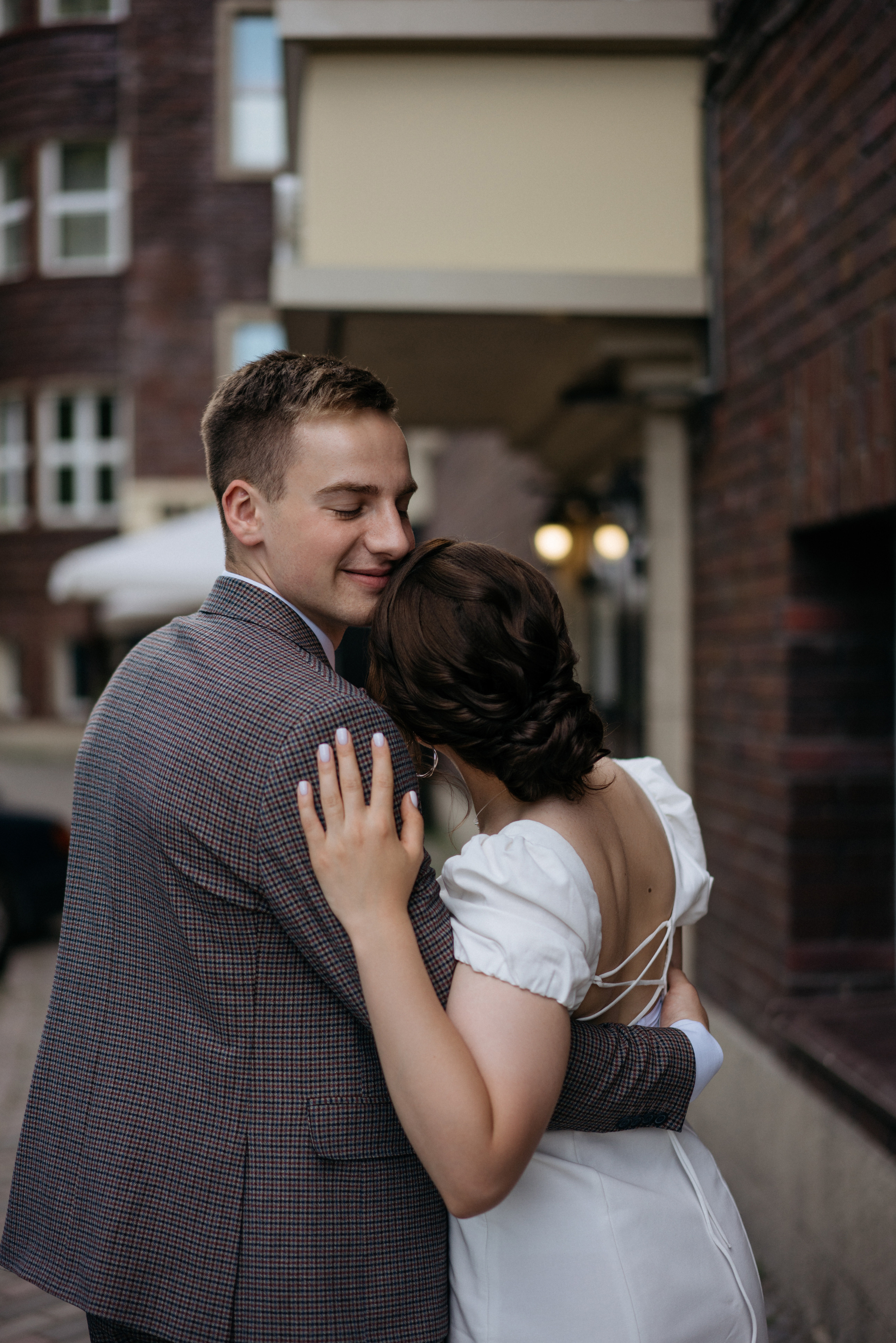 Свадебная прогулка в городе. Свадебный и семейный фотограф в Калининграде Анастасия Гриценко