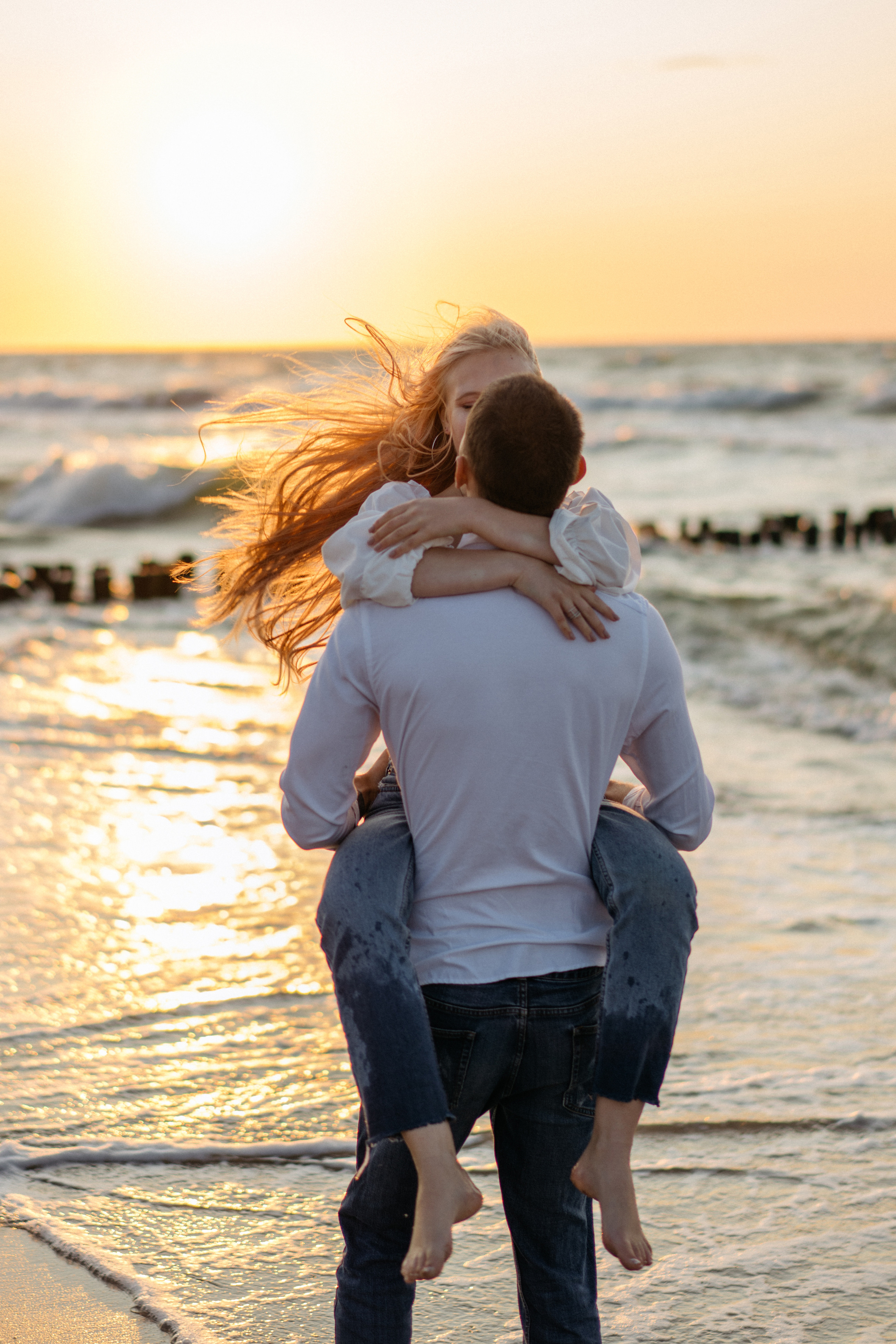 Лавстори на закате на море. Свадебный и семейный фотограф в Калининграде Анастасия Гриценко